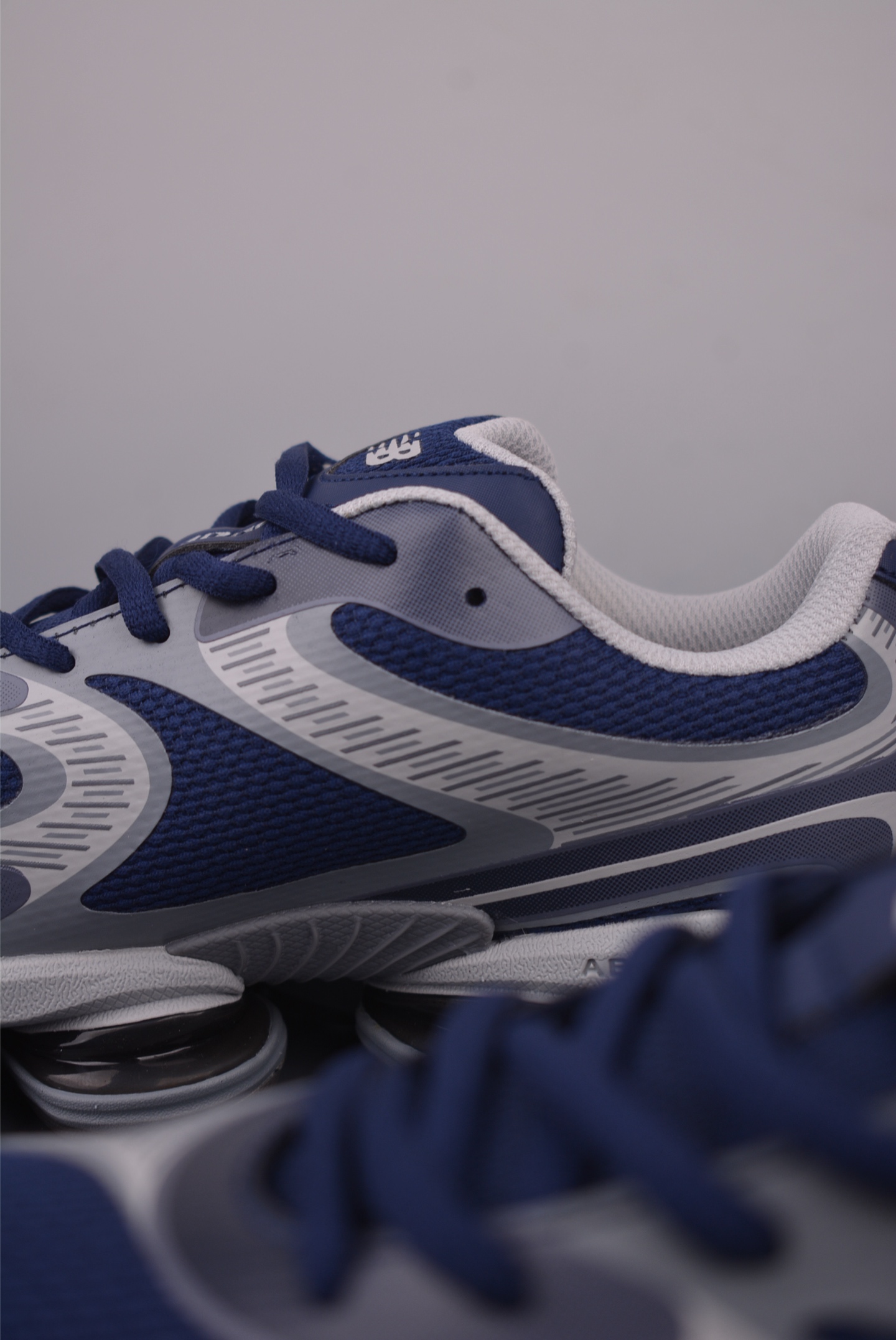New Balance M2000 Series Fashionable Versatile Fabric Casual Shoes 8 i1754944226748 2984 0 7