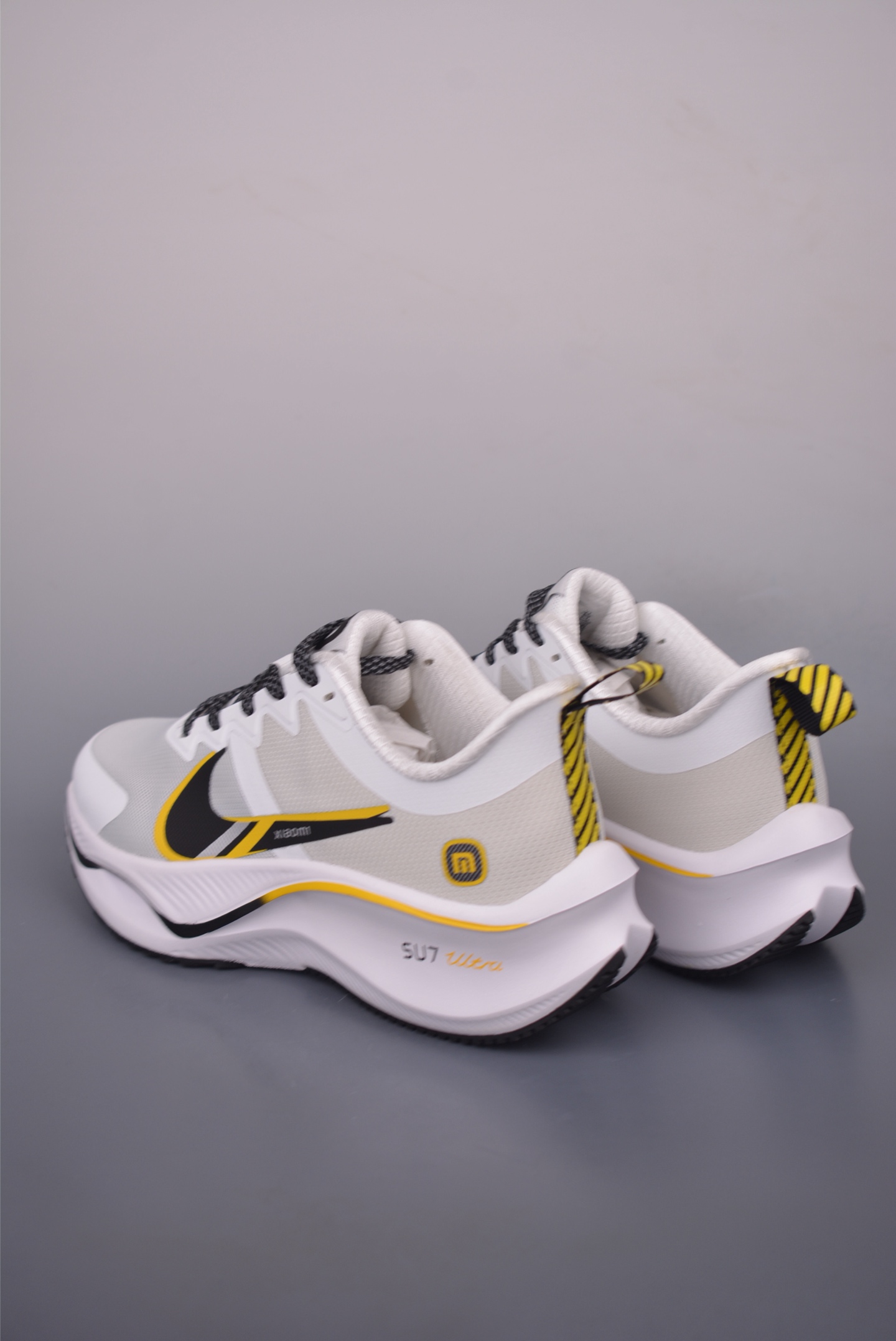 Nike Zoom Plus Supreme Running Shoes - High Quality, Stable and Smooth Ride 2 i1754948014094 9798 0 1