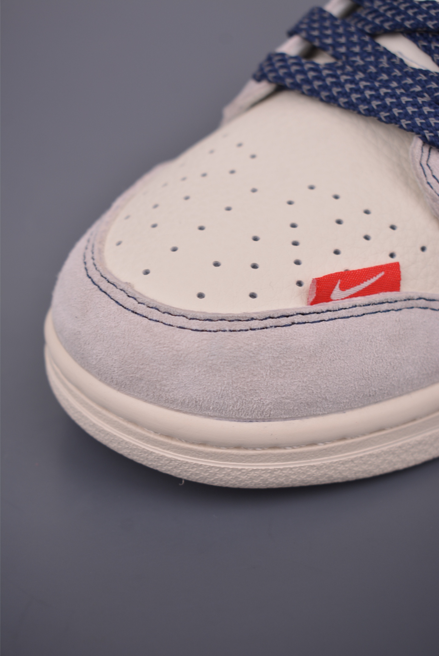 Nike SB Dunk Low Louis Vuitton Collaboration Premium Sneakers 7 i1754950633230 7756 0 5