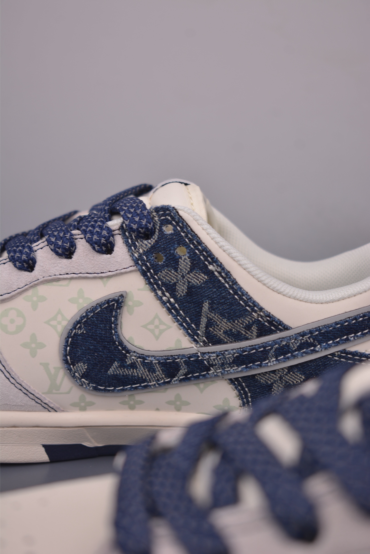 Nike SB Dunk Low Louis Vuitton Collaboration Premium Sneakers 9 i1754950633240 6918 0 7