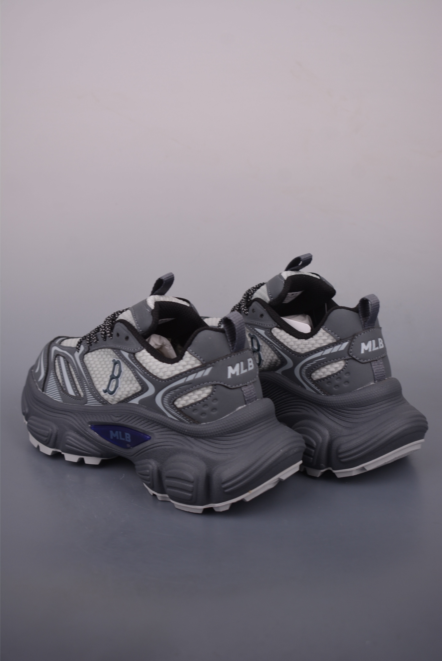 MLB Curve Runner Mono Mesh New York Yankees Chunky Sneakers - Trendy & Stylish 3 i1755034848731 7339 0 1