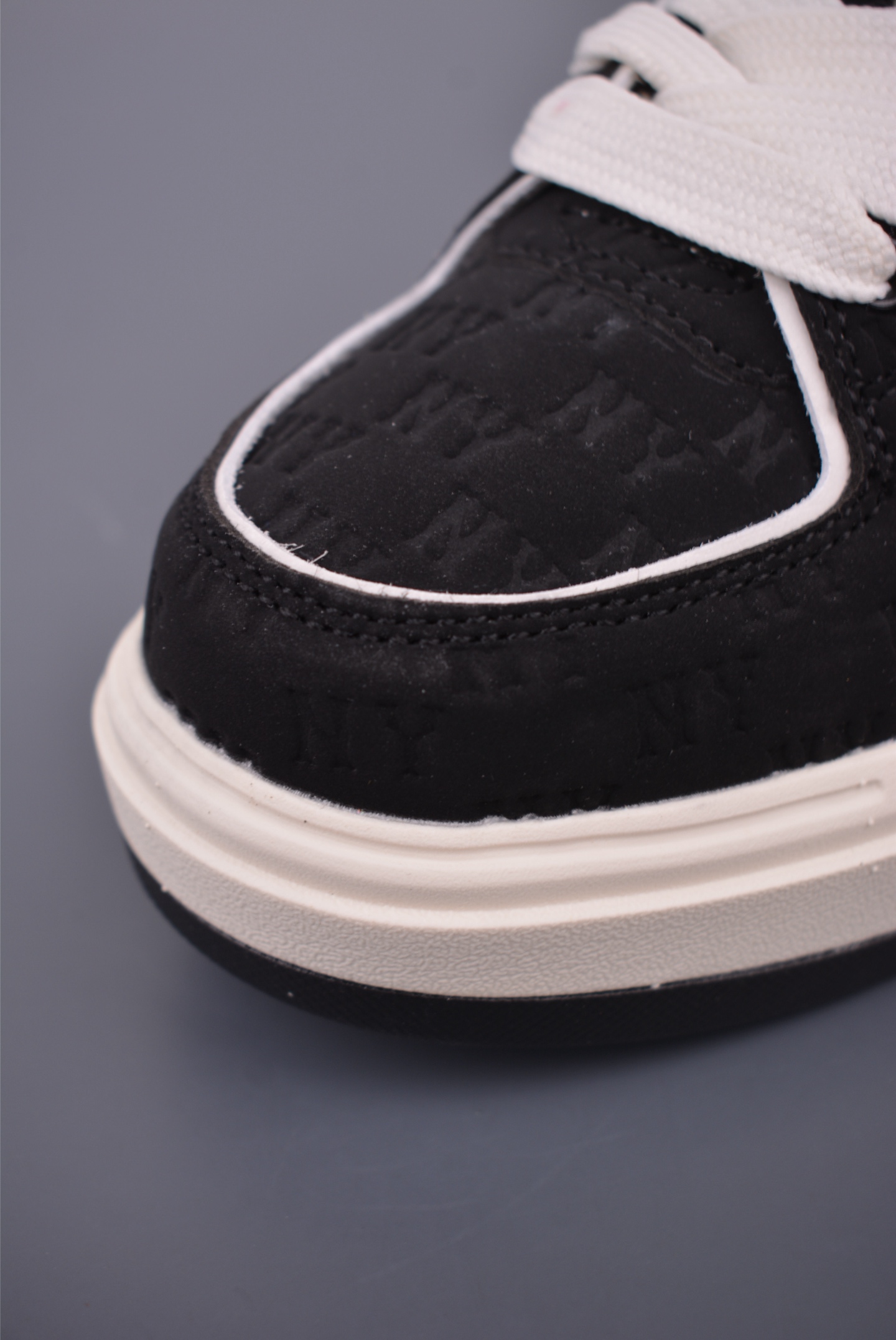 MLB Chunky Liner Embo Monogram New York Yankees Sneakers - Retro Style 6 i1755034937074 5502 0 5