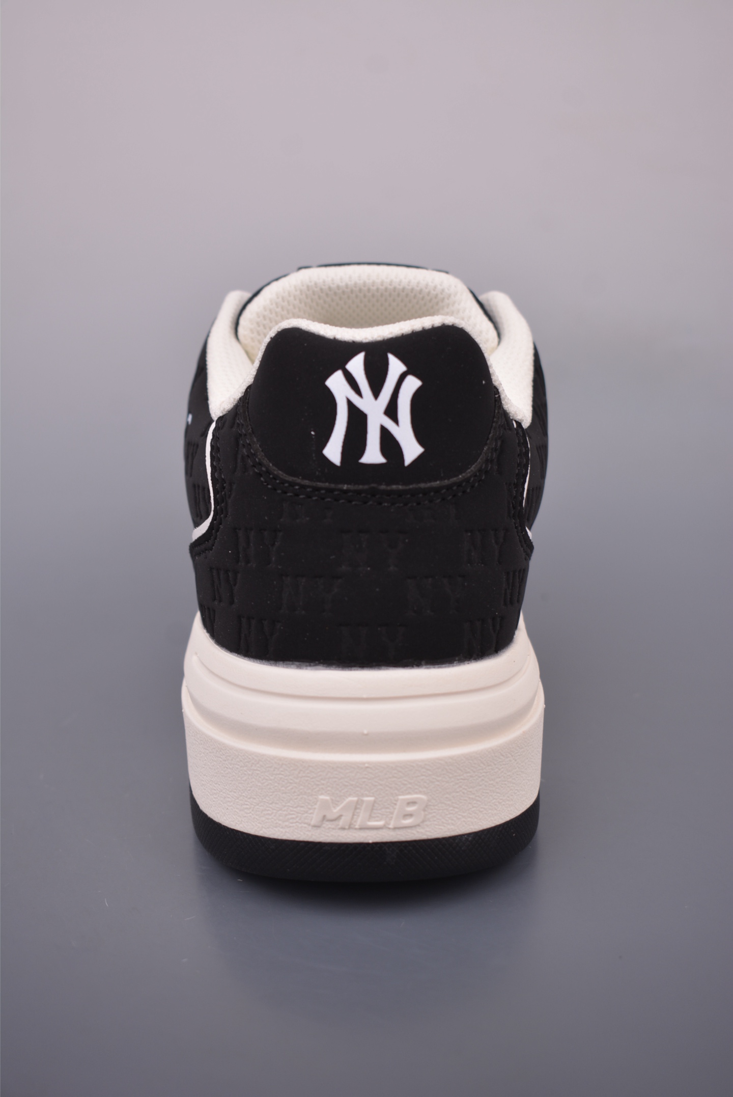 MLB Chunky Liner Embo Monogram New York Yankees Sneakers - Retro Style 4 i1755034937096 8440 0 3