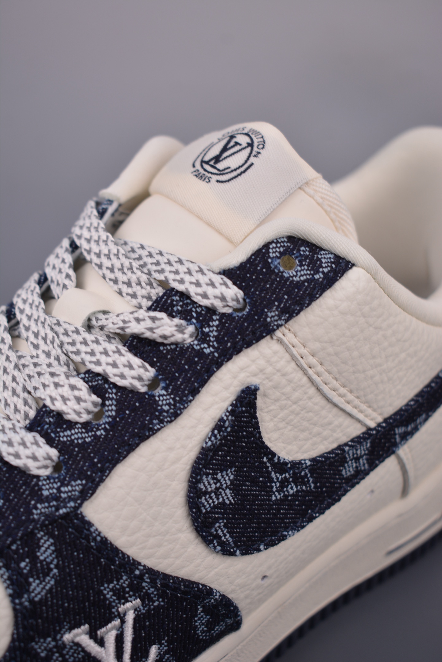 Nike Air Force 1 Low Louis Vuitton Sneakers - Limited Edition 8 i1755035266176 9210 0 6