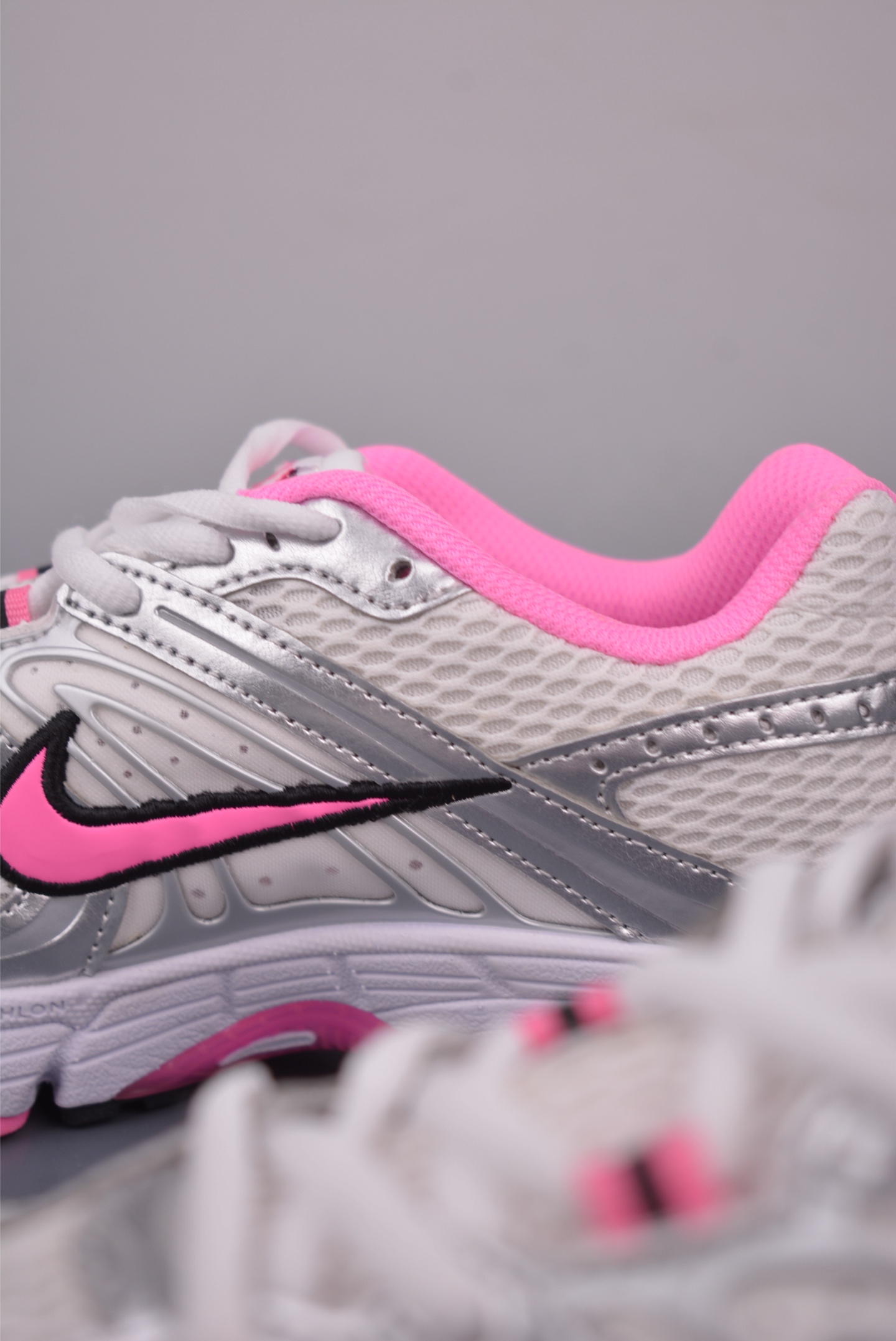 Nike Air Max Moto 2K Women's Running Shoes - White/Pink 8 i1755035399385 9841 0 7