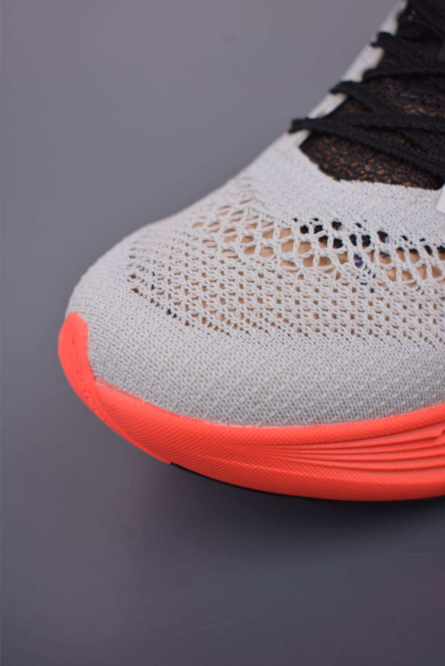 Brooks Hyperion Elite 4: Ultra-Lightweight Running Shoes for Optimal Performance 6 i1755035456313 7184 0 5