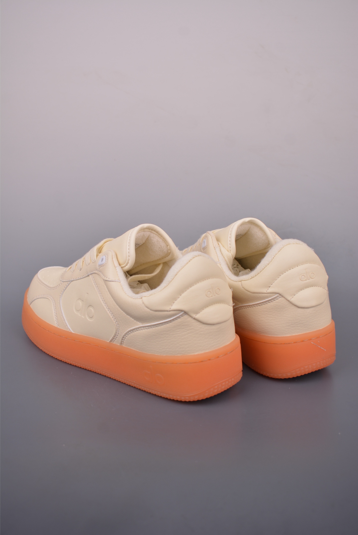 Alo Yoga Recovery Mode Low-Top Sneakers - Comfortable, Durable, and Stylish 3 i1755035530134 322 0 1