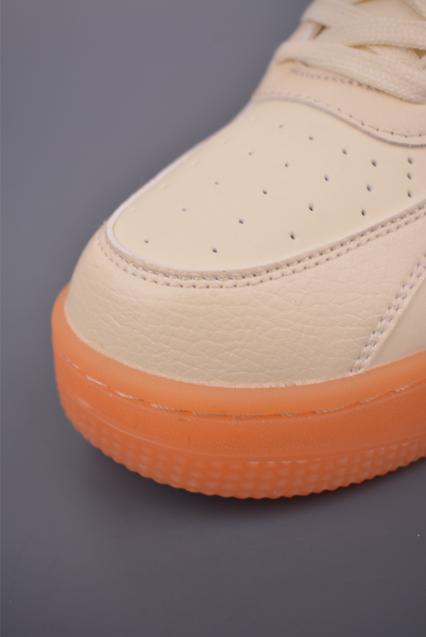 Alo Yoga Recovery Mode Low-Top Sneakers - Comfortable, Durable, and Stylish 7 i1755035530274 8526 0 5