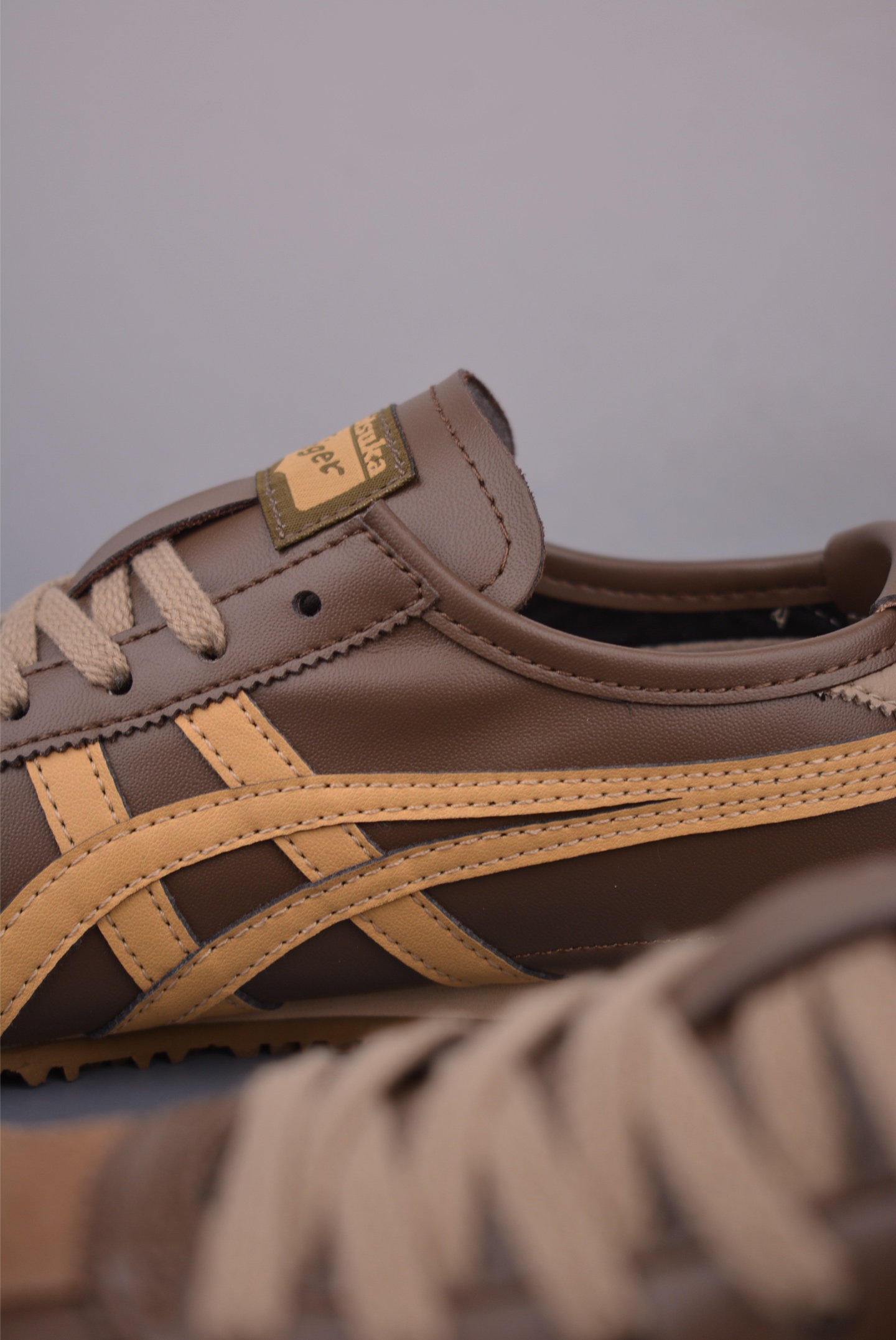 Onitsuka Tiger Mexico 66 Slip-On Shoes - Brown Leather with Suede Accents 9 i1755035634631 7492 0 7