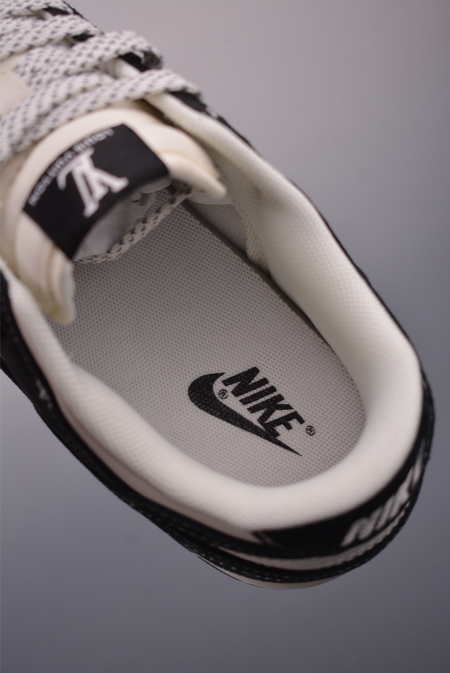 Nike SB Dunk Low Louis Vuitton Collab, Original Top Layer Material 10 i1755036146872 4129 0 8