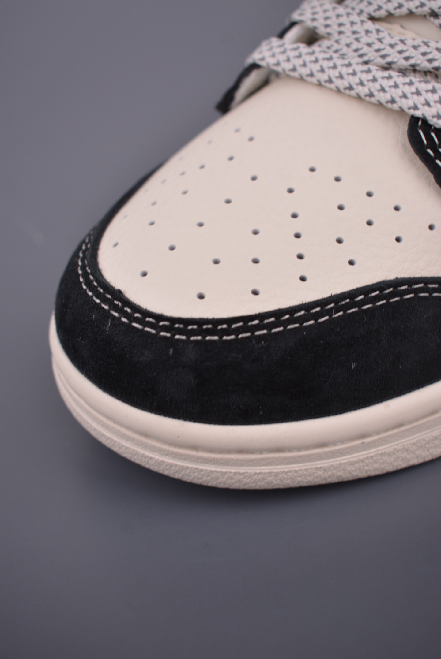 Nike SB Dunk Low Louis Vuitton Collab, Original Top Layer Material 7 i1755036146885 588 0 5