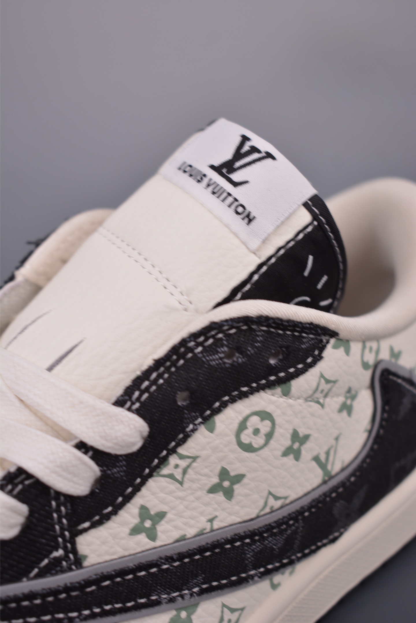 Louis Vuitton Black/White Monogram Low Top Sneakers Casual Shoes for Men 8 i1755036381720 3411 0 6
