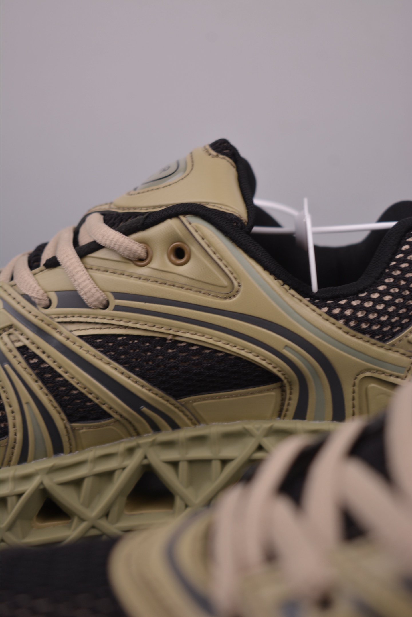 Dior B35 NXT Sneakers: 3D Printed Sole, Mesh Upper, and Retro Design - Available Now! 9 i1755037186540 632 0 7