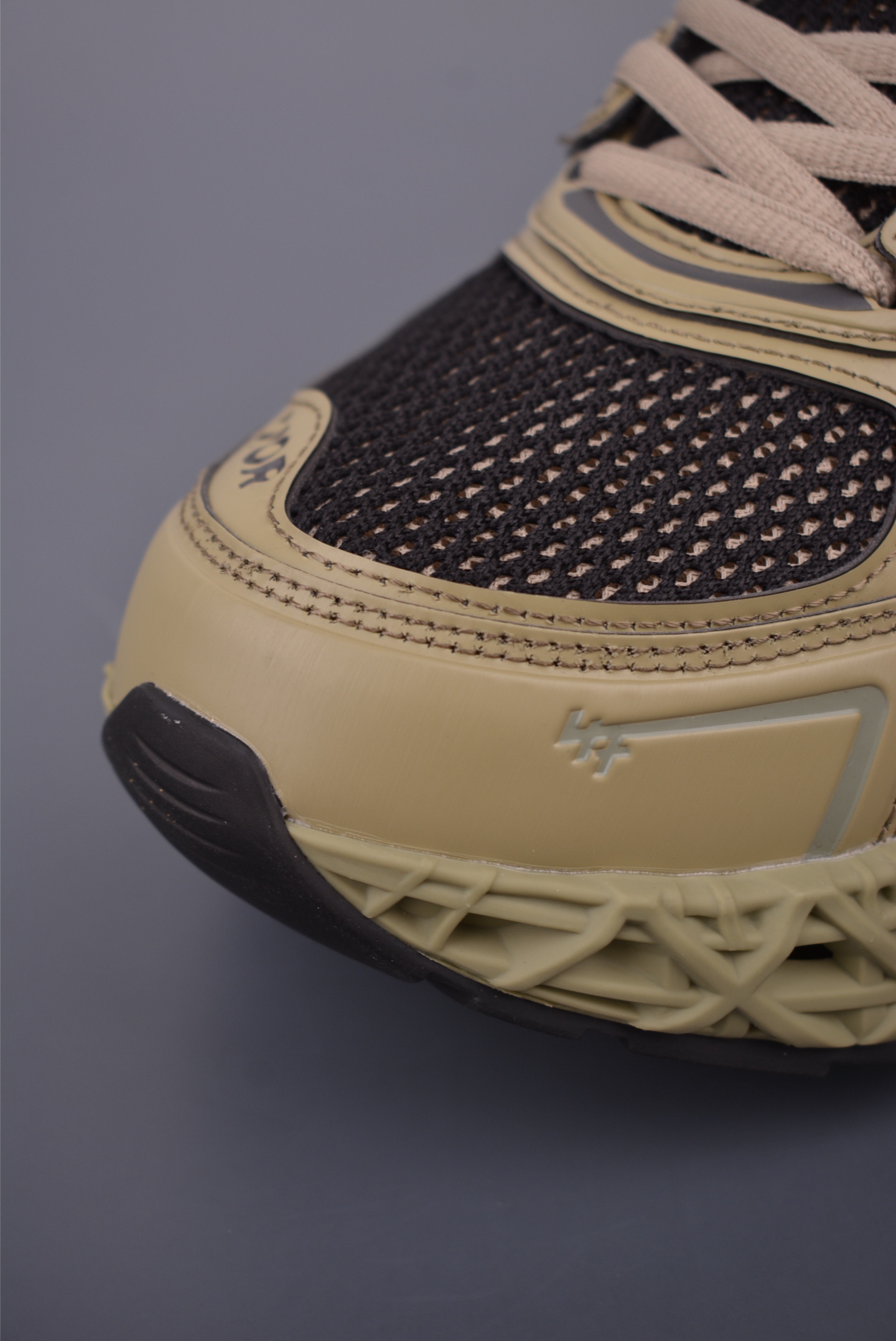 Dior B35 NXT Sneakers: 3D Printed Sole, Mesh Upper, and Retro Design - Available Now! 7 i1755037186548 8949 0 5