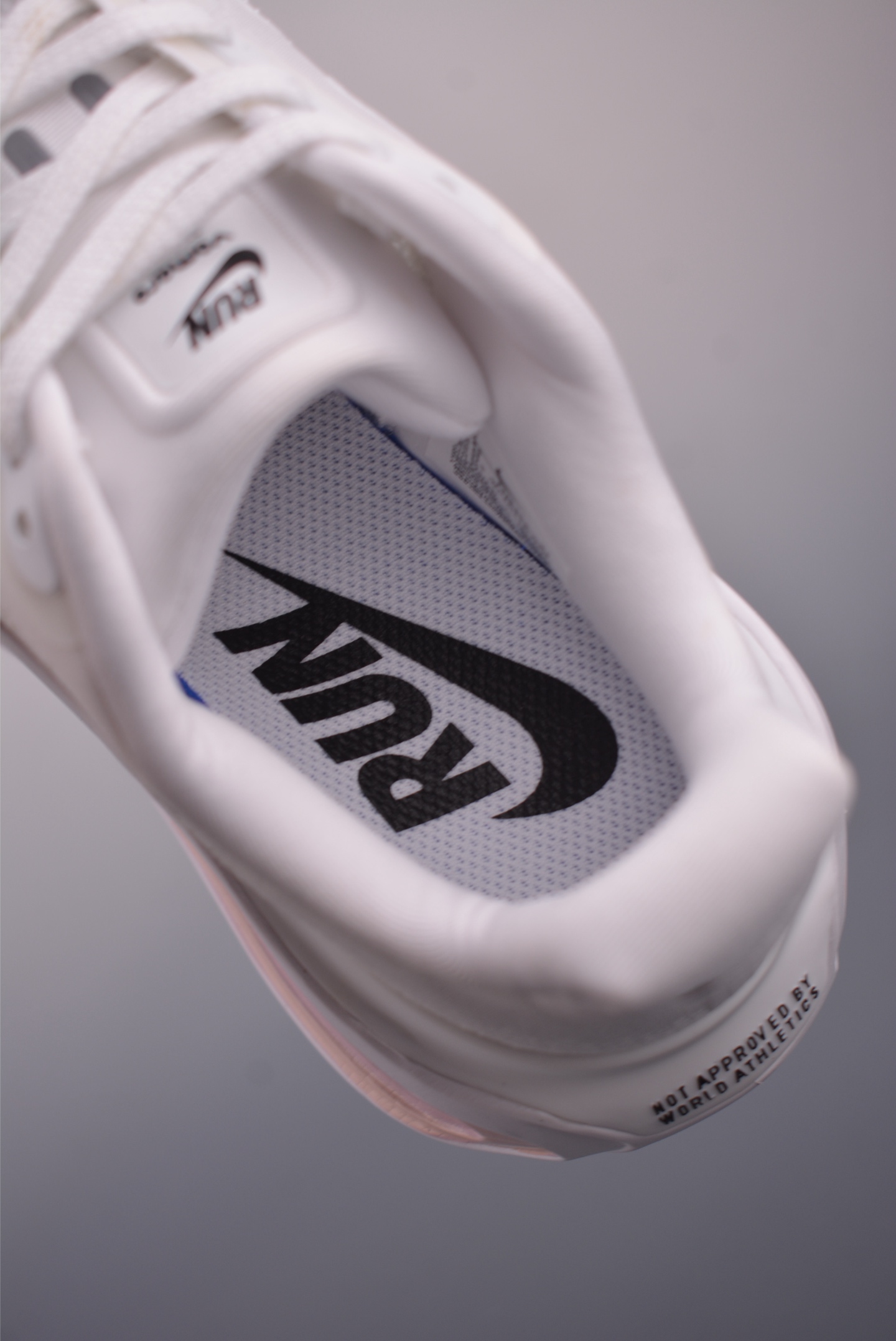 Nike Vomero 40th Anniversary Premium Air Cushion Running Shoes - White 9 i1755123817215 1812 0 8