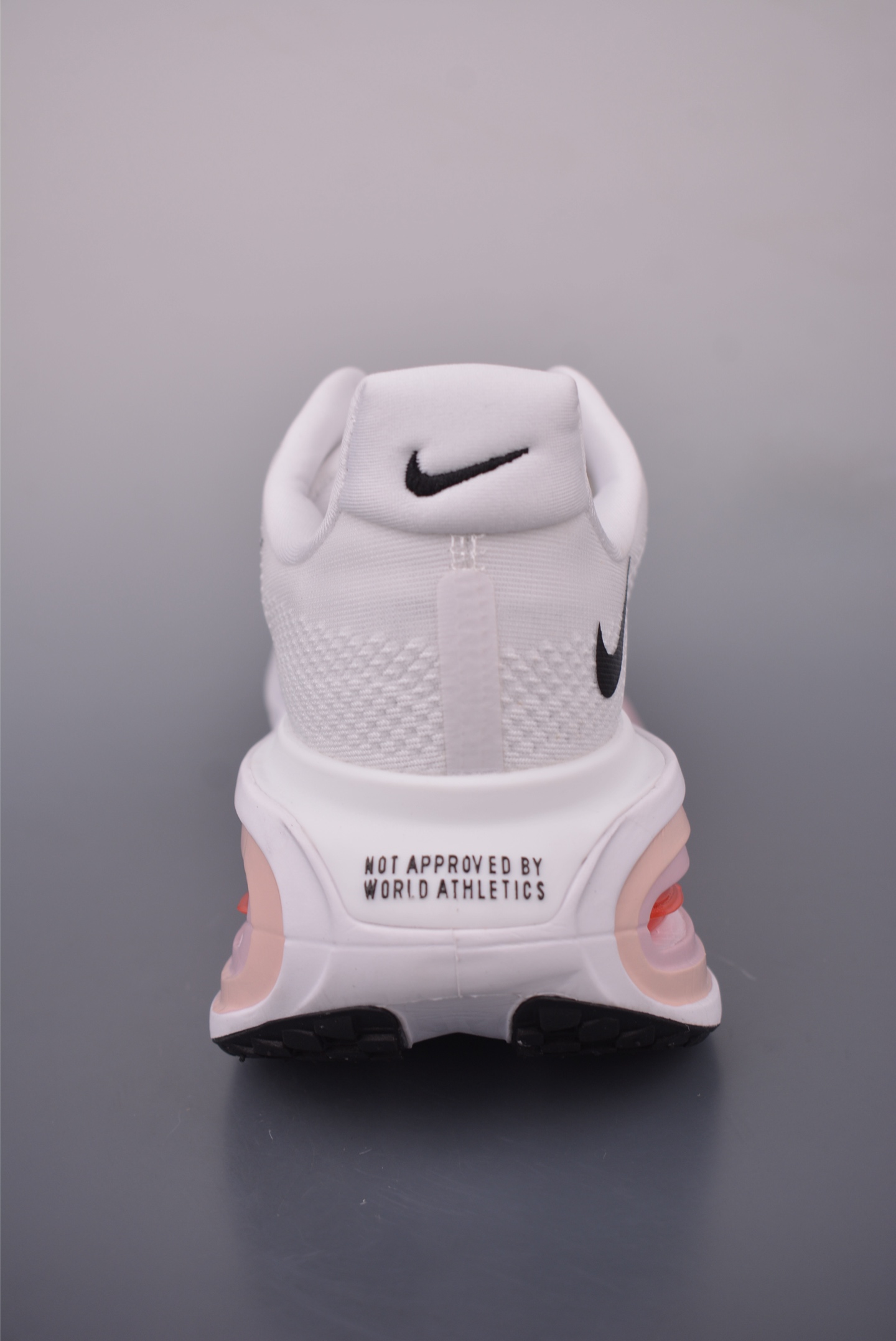 Nike Vomero 40th Anniversary Premium Air Cushion Running Shoes - White 4 i1755123819485 4385 0 3