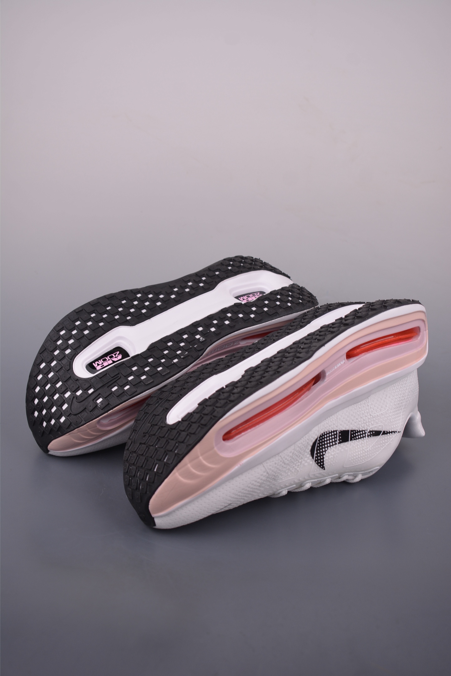 Nike Vomero 40th Anniversary Premium Air Cushion Running Shoes - White 3 i1755123819487 2496 0 2