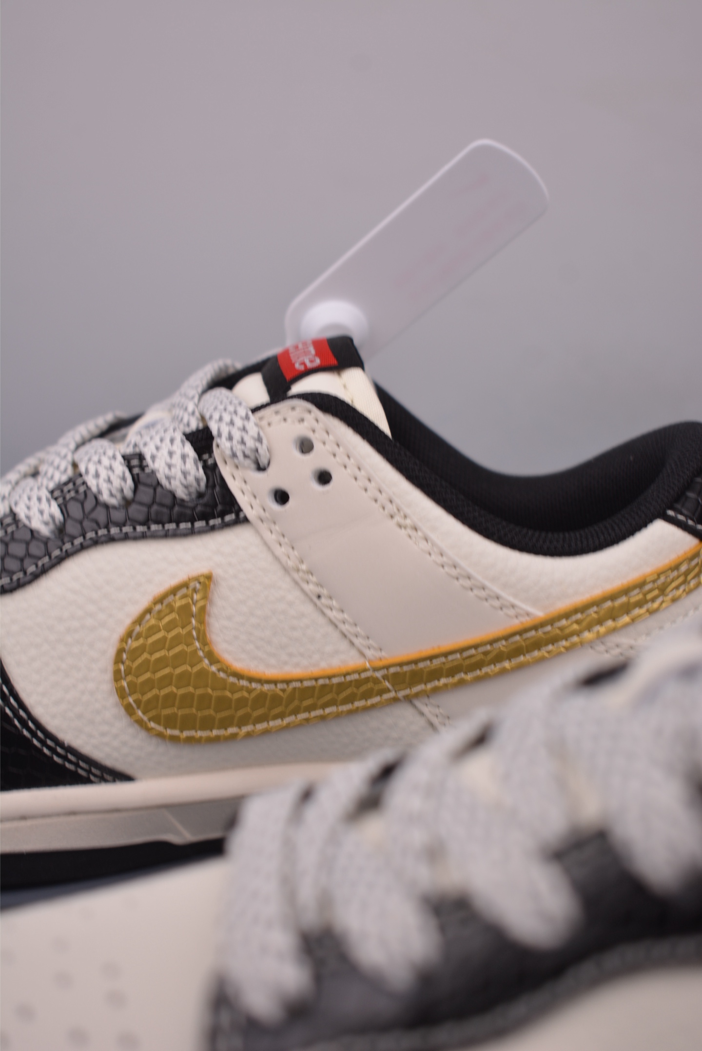 Nike SB Dunk Low Supreme Collab: Original Leather, Exclusive Style & Comfort 9 i1755124126351 8174 0 7