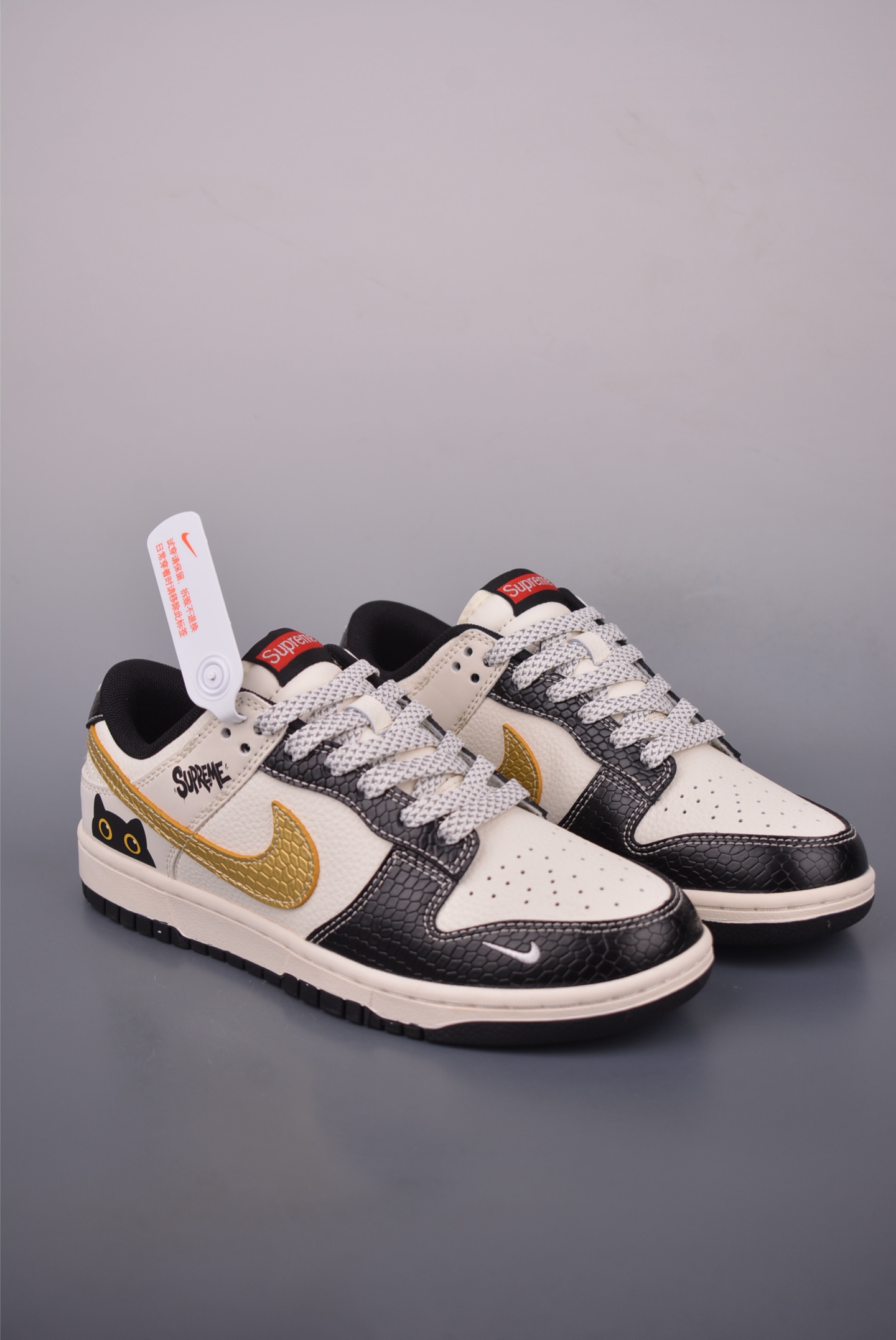 Nike SB Dunk Low Supreme Collab: Original Leather, Exclusive Style & Comfort 2 i1755124126411 4581 0 0