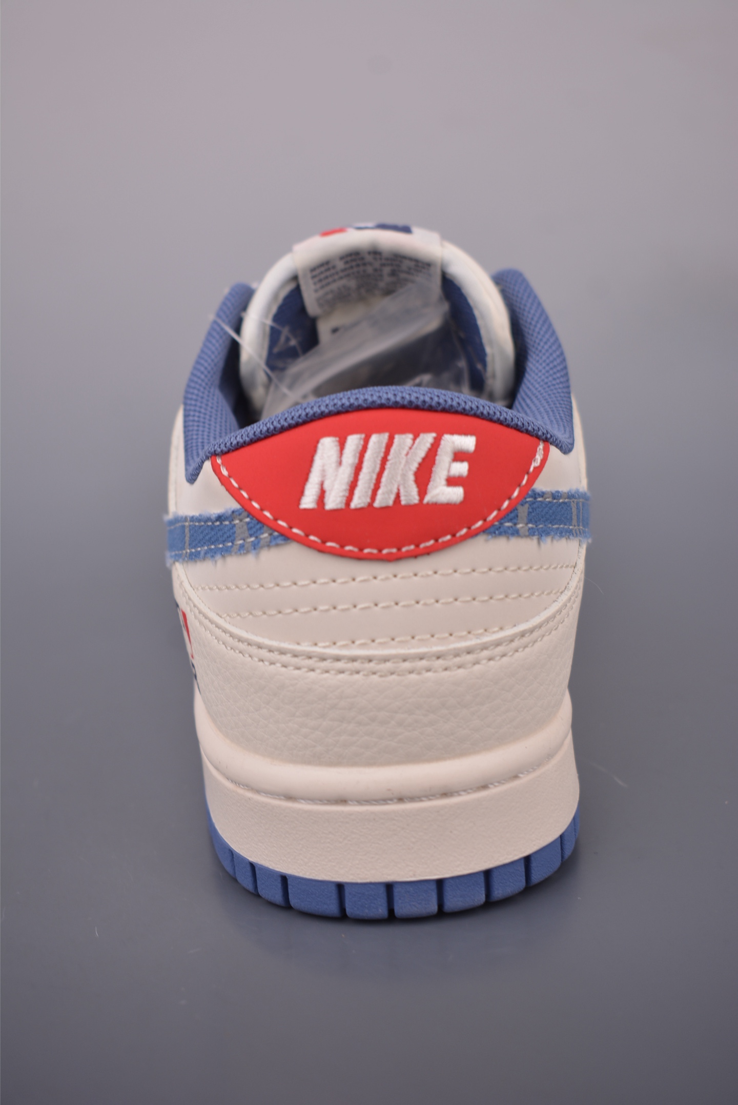 Nike SB Dunk Low MLB New York Yankees Cream White Sneakers 4 i1755124173021 8245 0 3