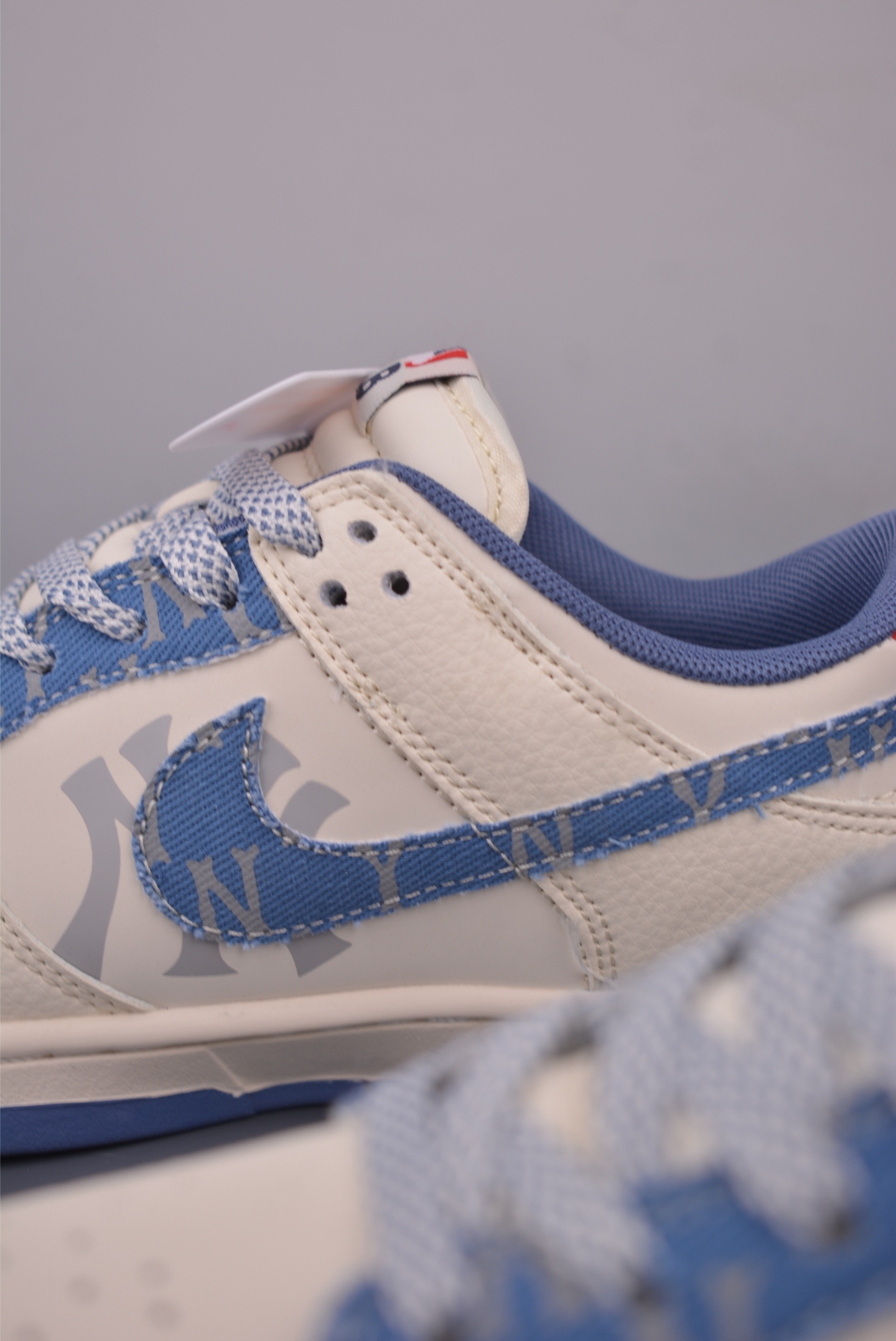 Nike SB Dunk Low MLB New York Yankees Cream White Sneakers 8 i1755124173083 4325 0 7