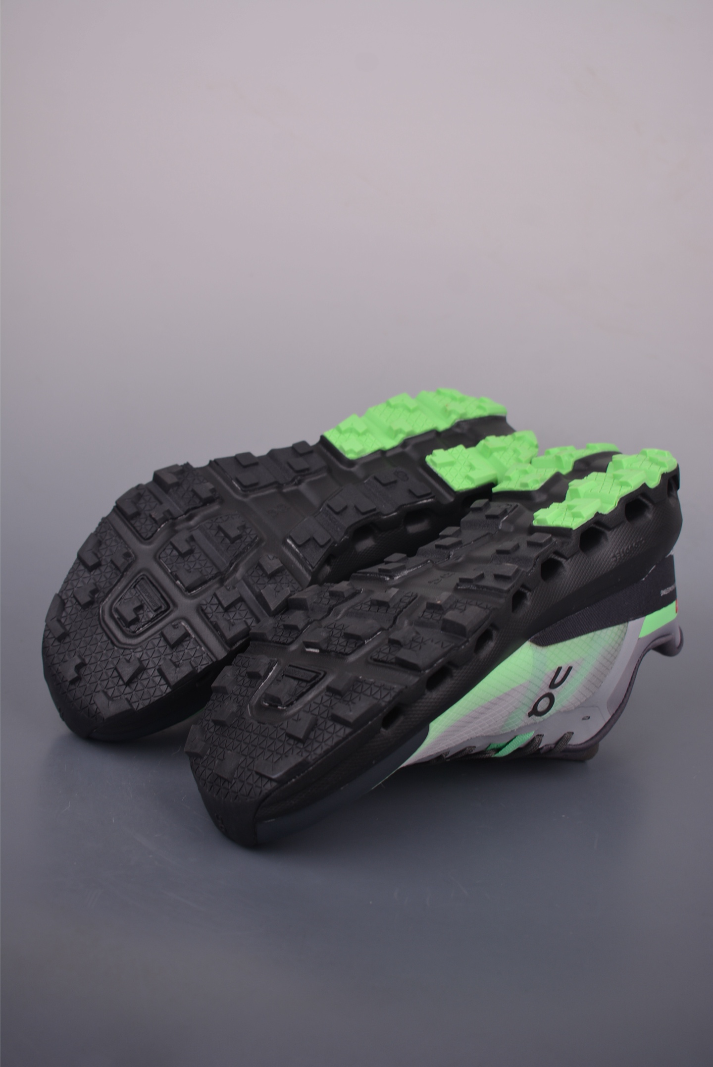On Cloudvista 2 Waterproof Running Shoes - Outdoor Street Style, Grey/Green 4 i1755214720292 7255 0 2
