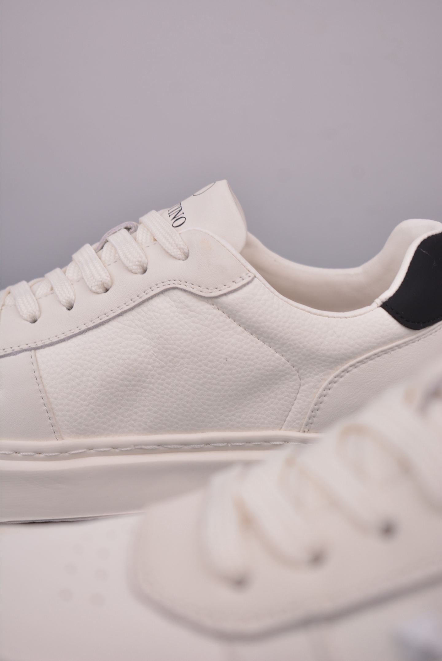 Valentino Garavani Rockstud Untitled Leather Sneakers - White, Men Size 9 i1755215734560 2417 0 7