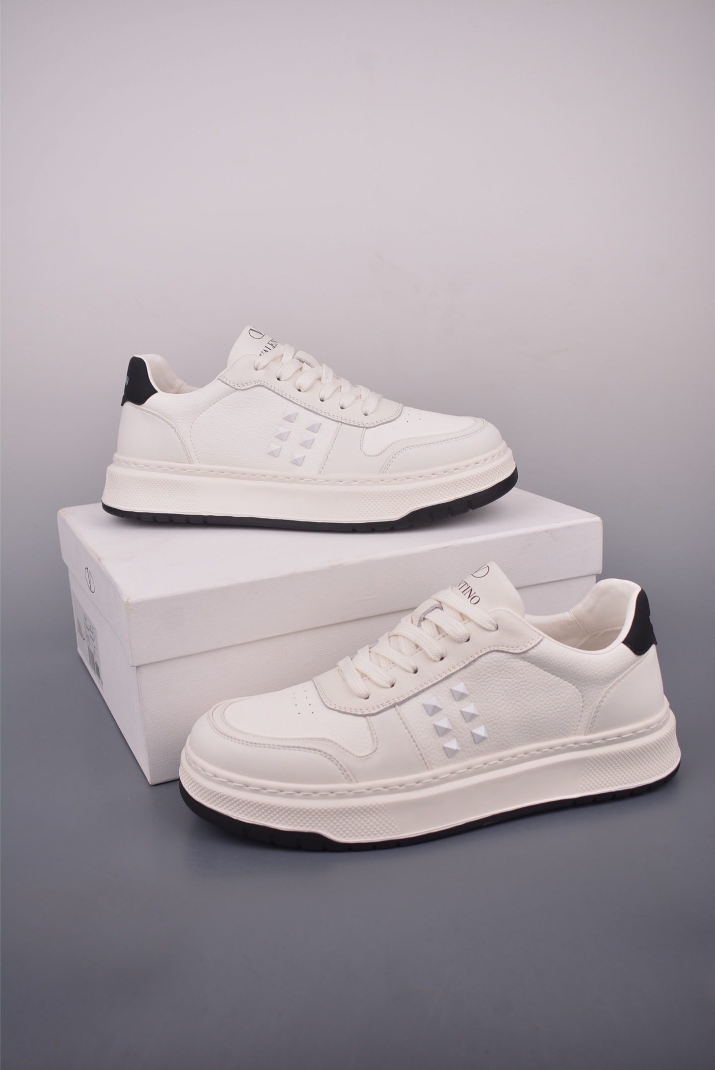 Valentino Garavani Rockstud Untitled Leather Sneakers - White, Men Size 6 i1755215739377 3981 0 4