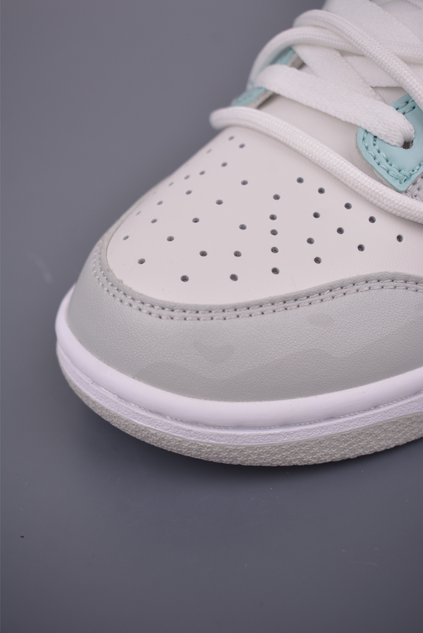 Nike SB Dunk Low Grey White Deconstructed Lace-Up Sneakers HF0730 7 i1755216021996 1762 0 5