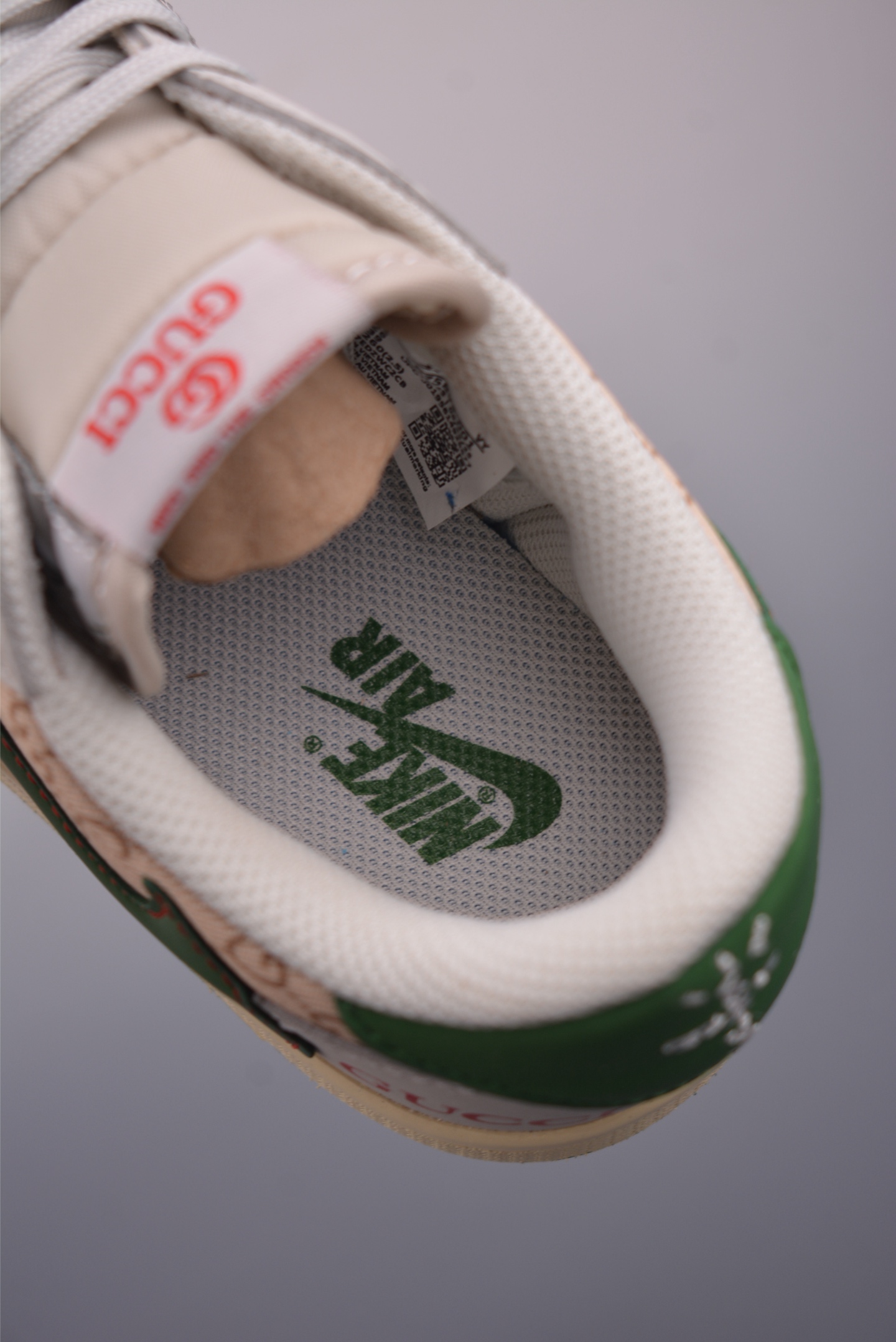 Travis Scott x Gucci Air Jordan 1 Low, Designer Sneakers with Signature Style 10 i1755216128459 6433 0 8
