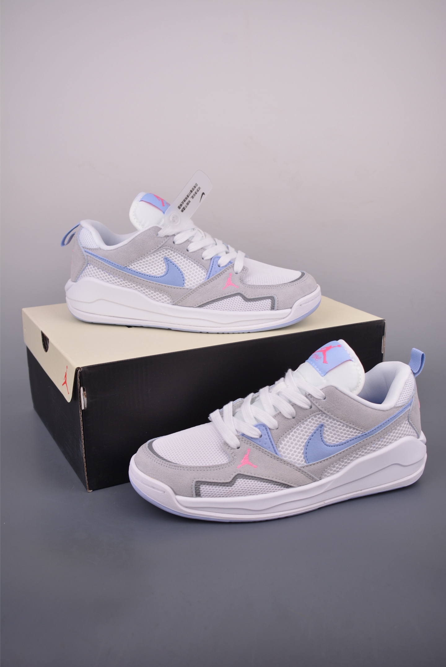 Nike Air Jordan CMFT Era Low-Top Sneakers - Breathable Comfort & Style 5 i1755294570831 5634 0 4