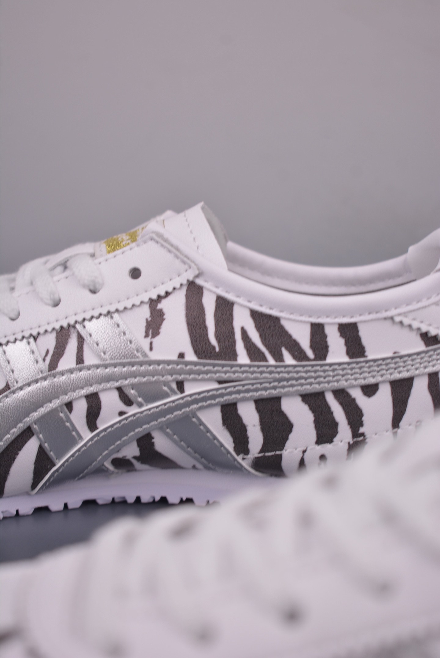 Onitsuka Tiger Unisex Mexico 66 Slip-On Sneakers - Zebra Print, Lightweight 9 i1755294839082 7921 0 7