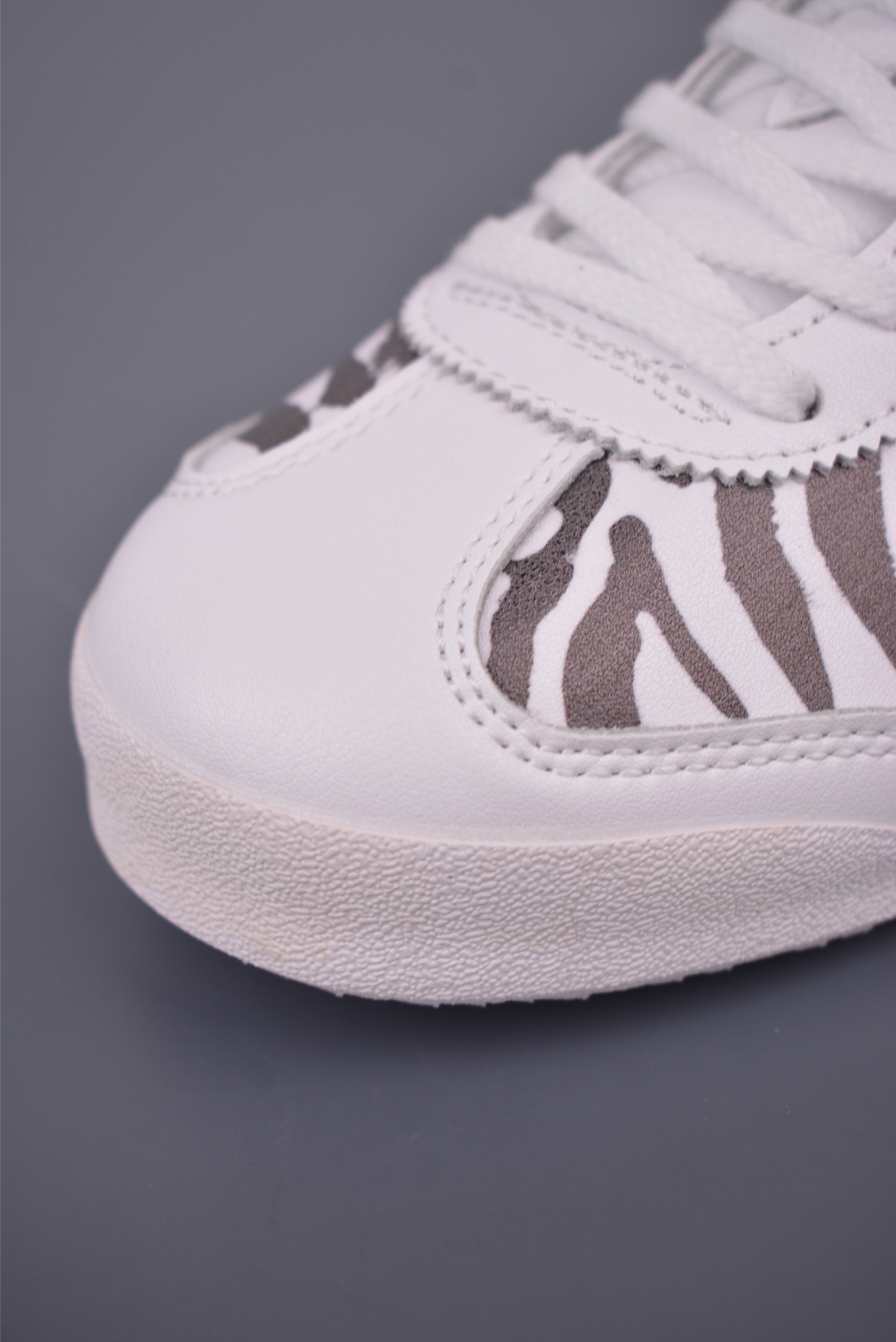 Onitsuka Tiger Unisex Mexico 66 Slip-On Sneakers - Zebra Print, Lightweight 7 i1755294839241 4897 0 5
