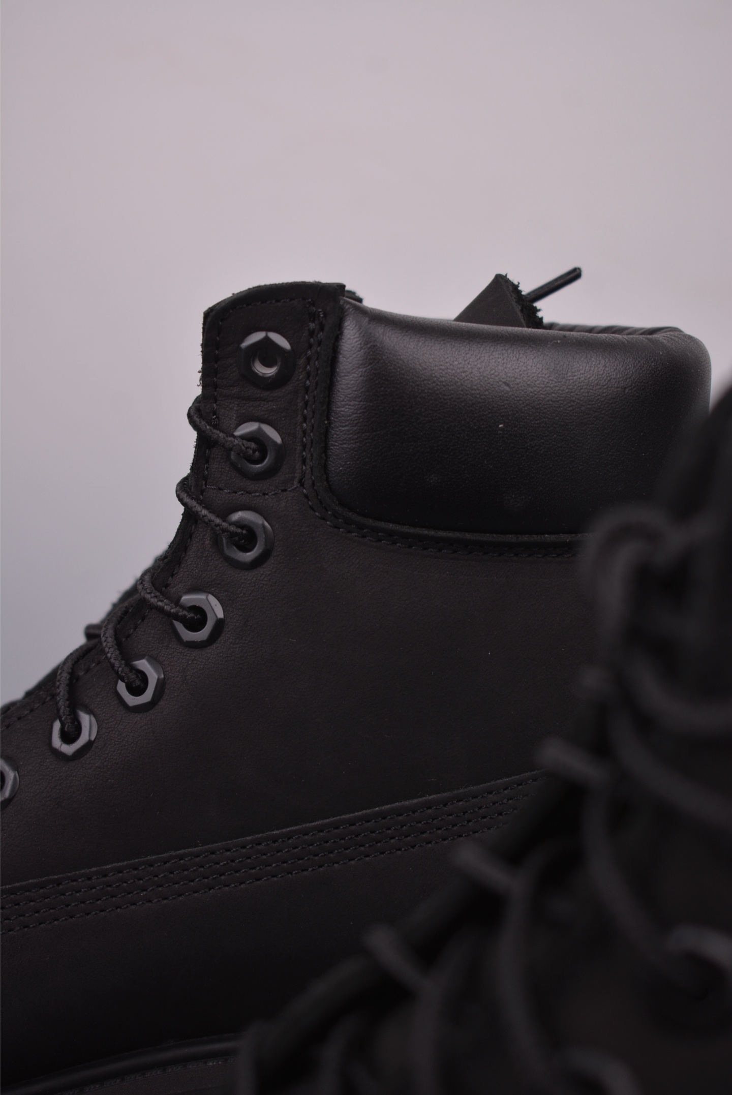 Timberland Classic Black Nubuck Leather Ankle Boots for Men & Women 9 i1755296054810 5762 0 7