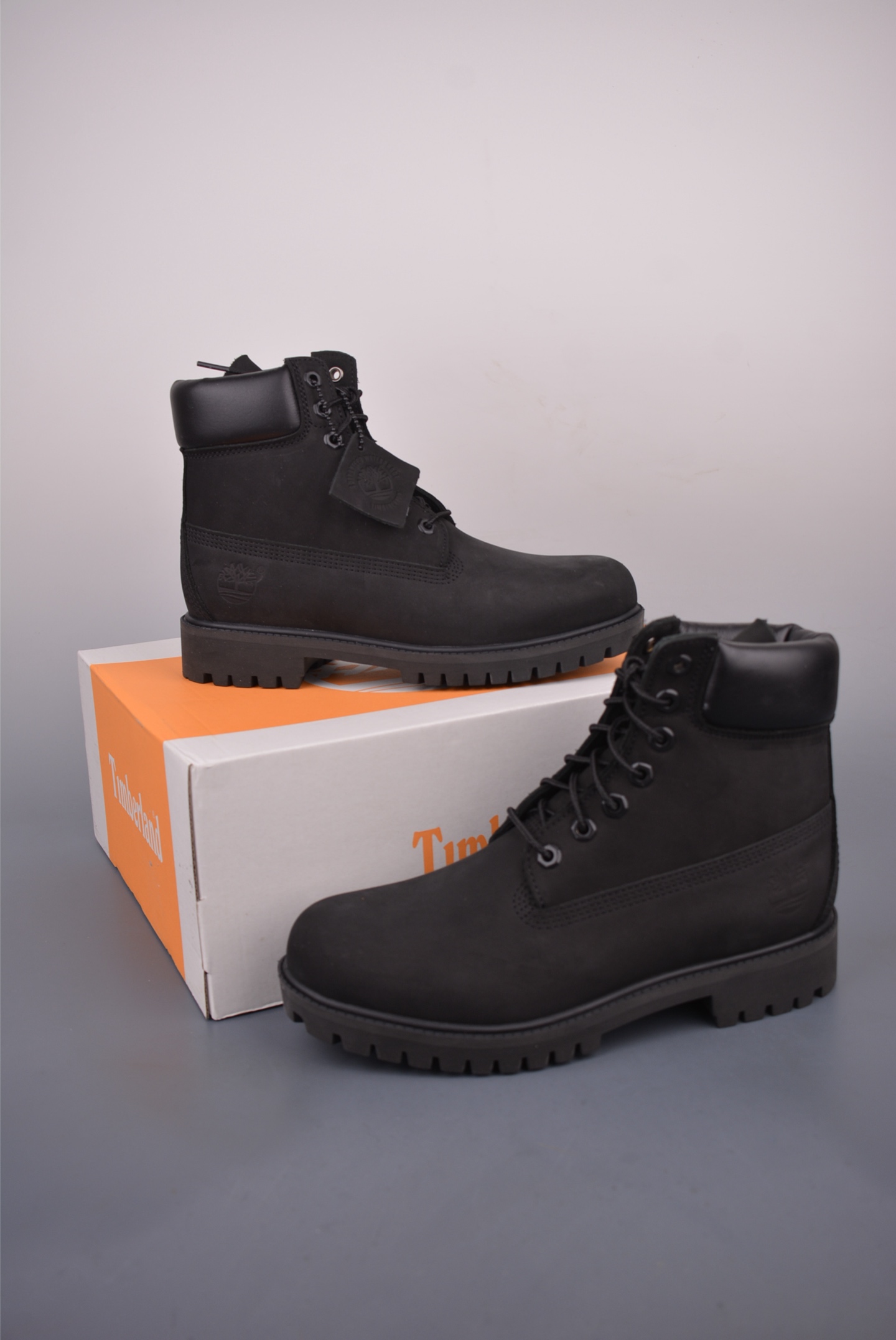 Timberland Classic Black Nubuck Leather Ankle Boots for Men & Women 6 i1755296054810 9638 0 4