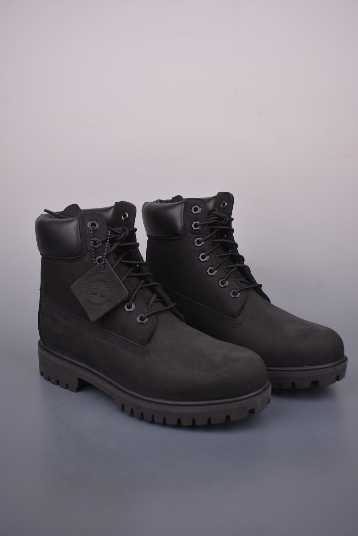 Timberland Classic Black Nubuck Leather Ankle Boots for Men & Women 2 i1755296058518 4072 0 0