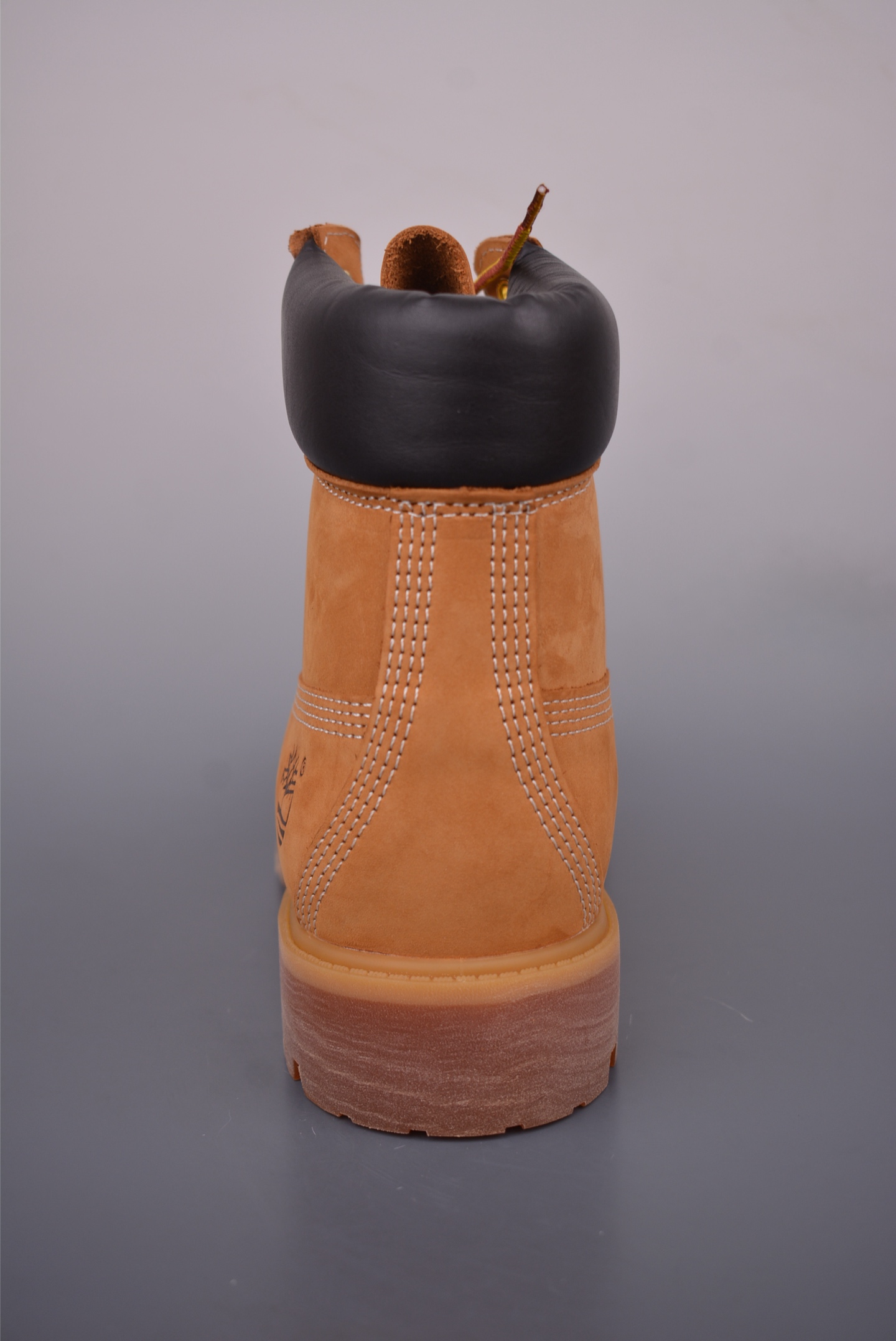 Timberland Classic Wheat Nubuck Leather Boots for Men and Women 5 i1755296494533 956 0 3
