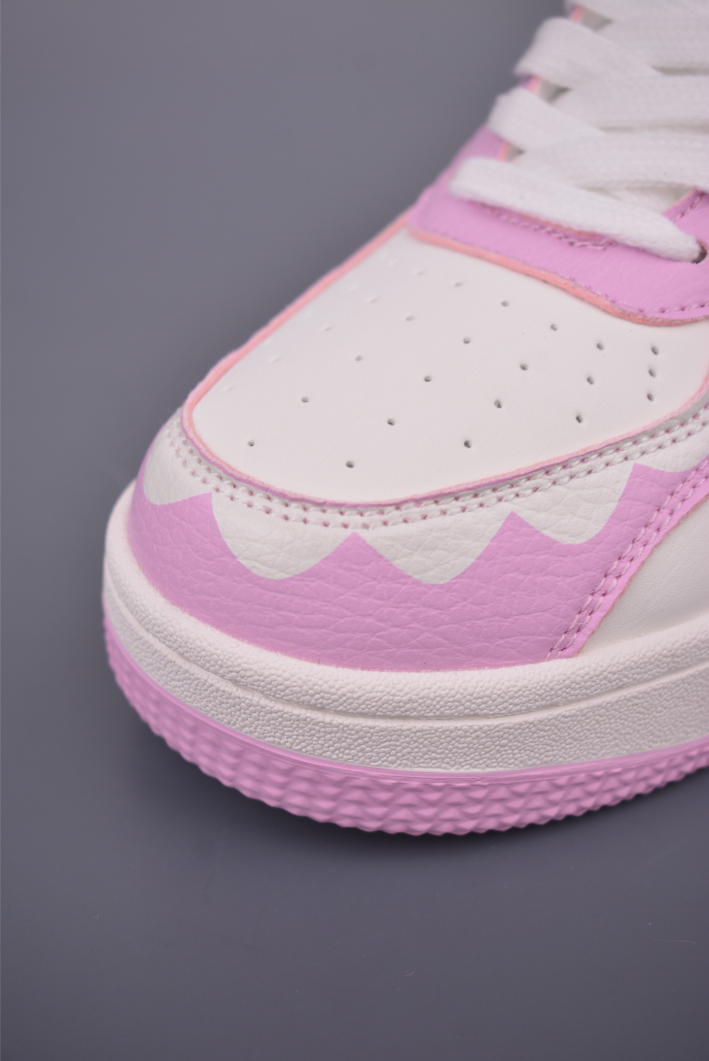 Alo Yoga Recovery Mode LABUBU Sneakers: Comfortable, Stylish, and Durable 6 i1755299386487 366 0 5