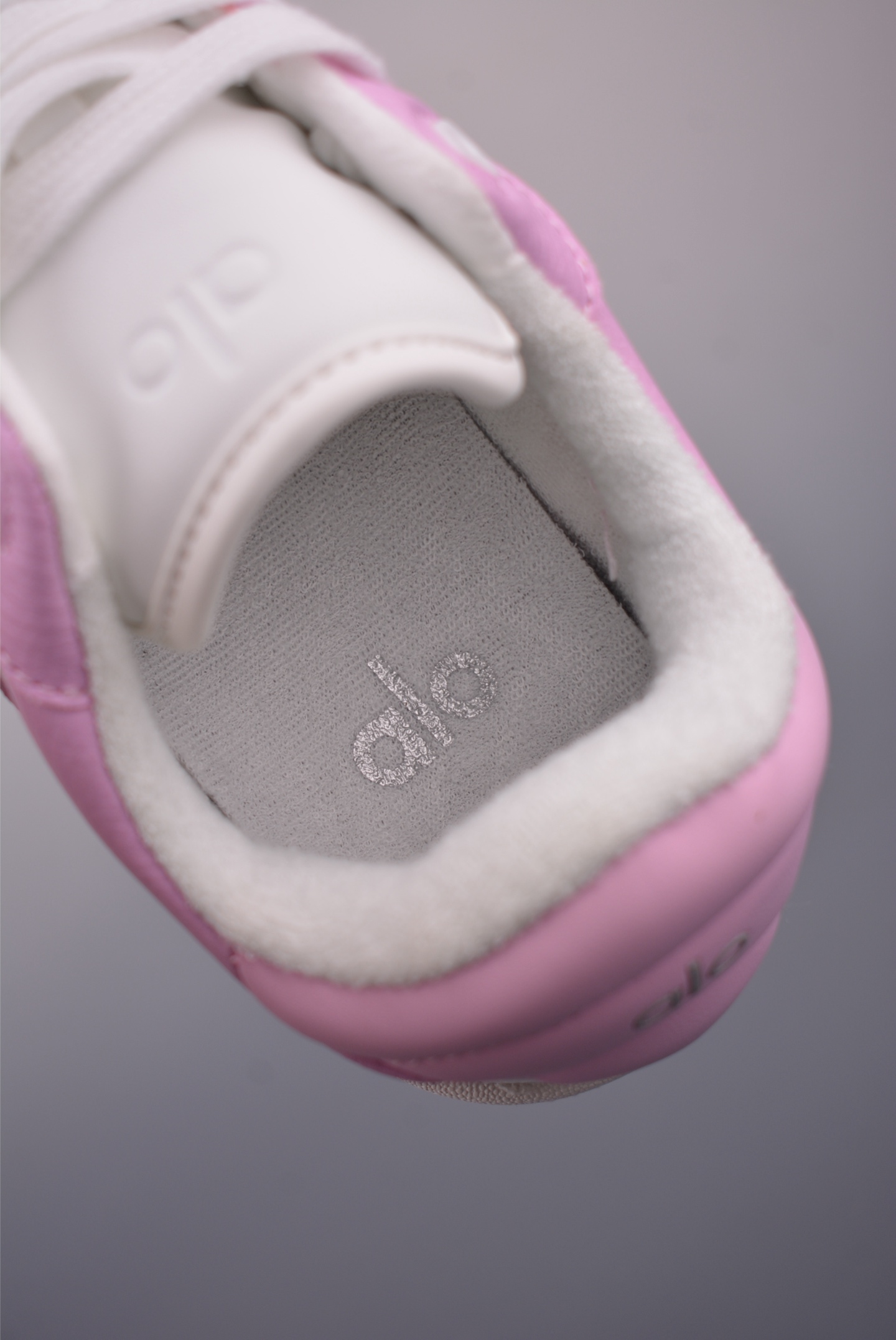 Alo Yoga Recovery Mode LABUBU Sneakers: Comfortable, Stylish, and Durable 9 i1755299386494 7020 0 8