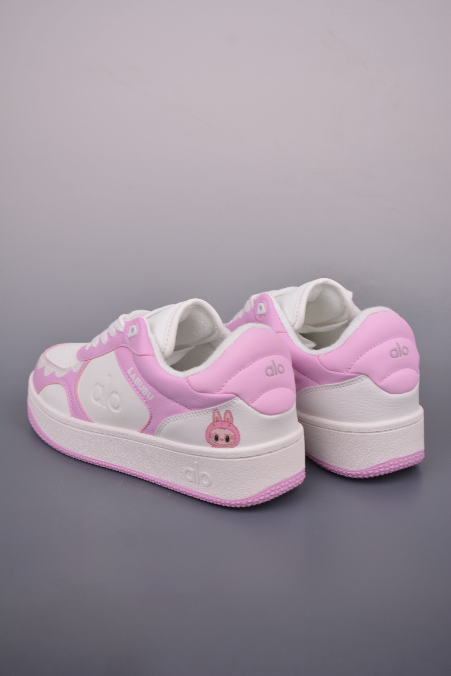 Alo Yoga Recovery Mode LABUBU Sneakers: Comfortable, Stylish, and Durable 2 i1755299388136 6146 0 1