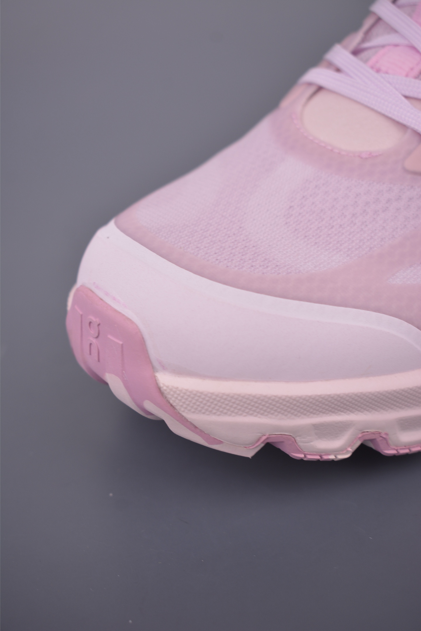 On Running Loewe Cloud Hi Edge Sneakers - Pink Outdoor Street Style 6 i1755386123384 9943 0 5