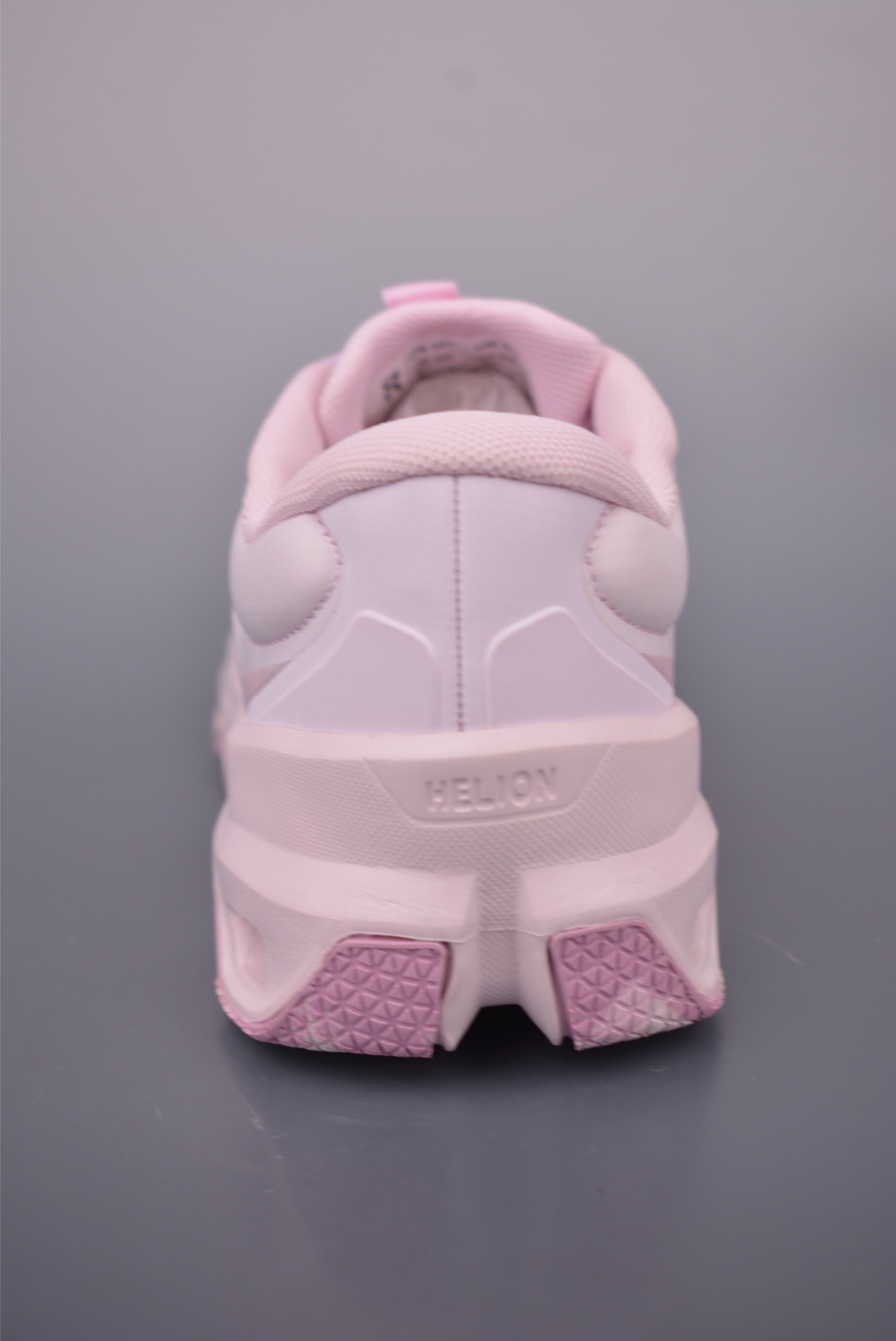 On Running Loewe Cloud Hi Edge Sneakers - Pink Outdoor Street Style 4 i1755386123409 2480 0 3