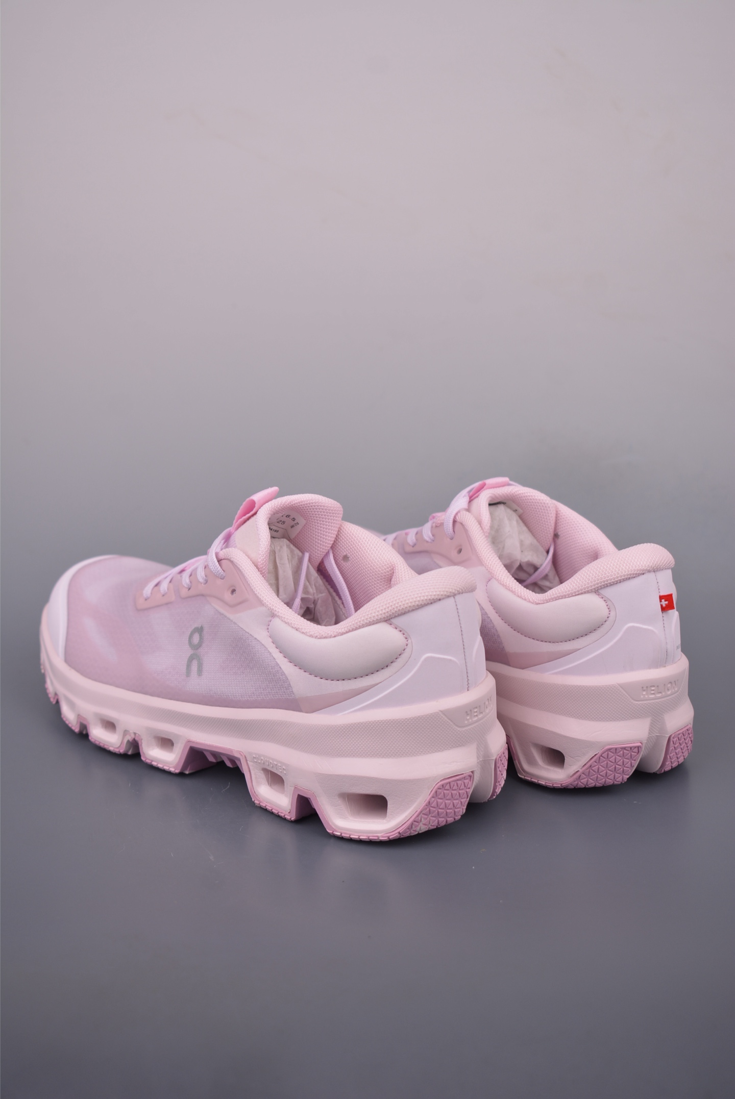 On Running Loewe Cloud Hi Edge Sneakers - Pink Outdoor Street Style 2 i1755386125051 8482 0 1
