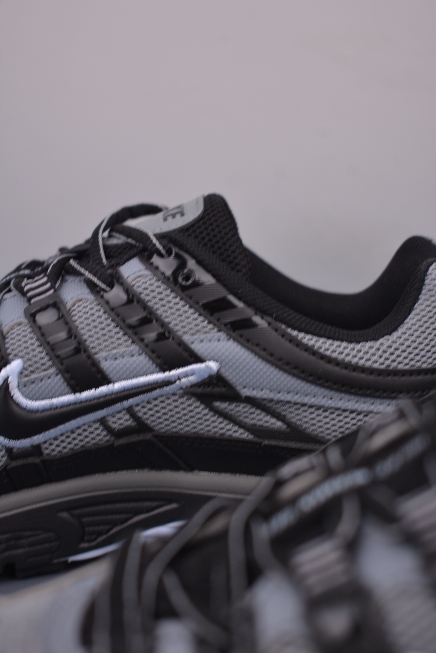 Nike Initiator Running Shoes Retro Dad Sneakers - Style & Comfort Combined 9 i1755386246693 7583 0 7
