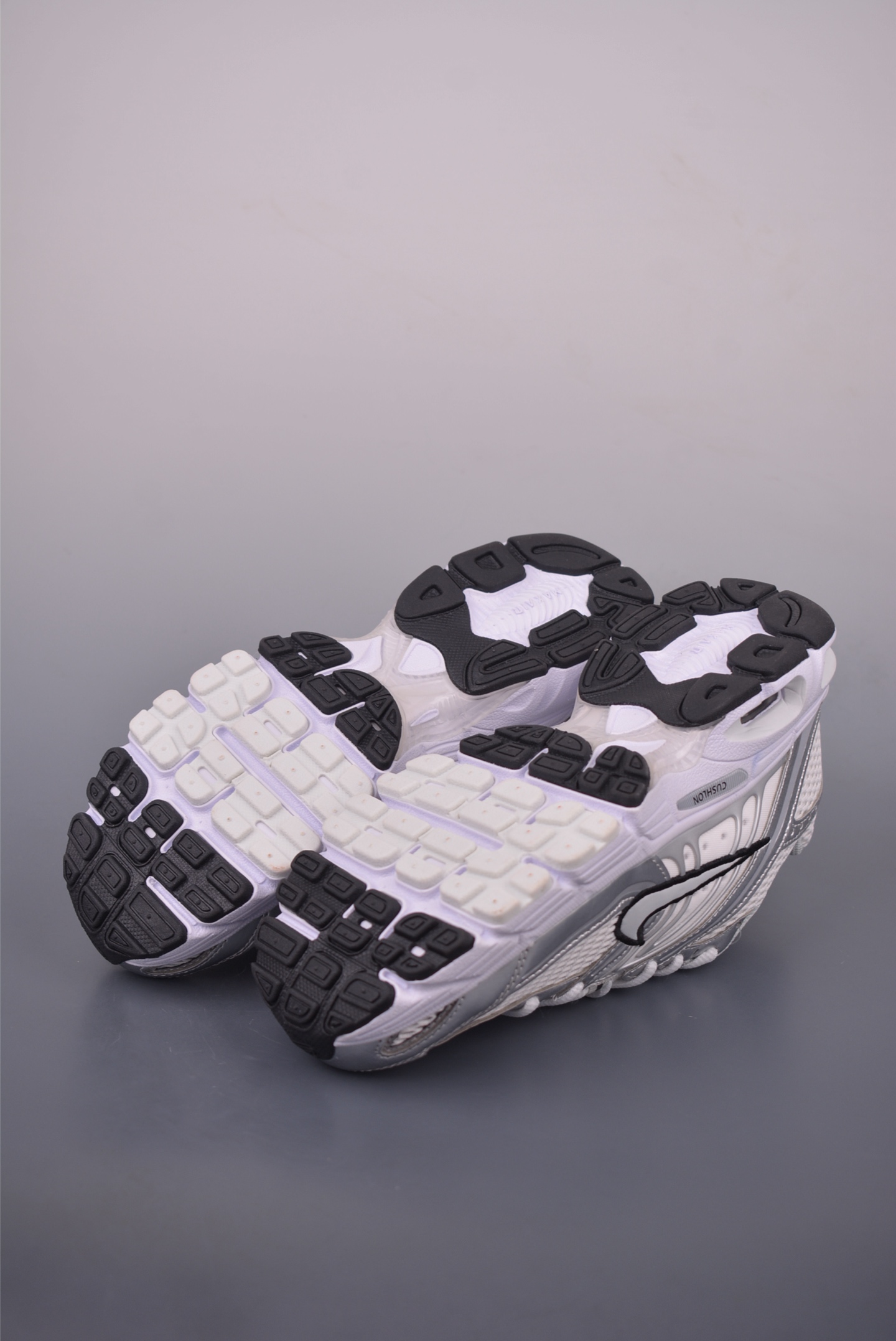Nike Air Max Moto 2K Running Shoes - Comfortable and Versatile Low Top 4 i1755386425983 1080 0 2