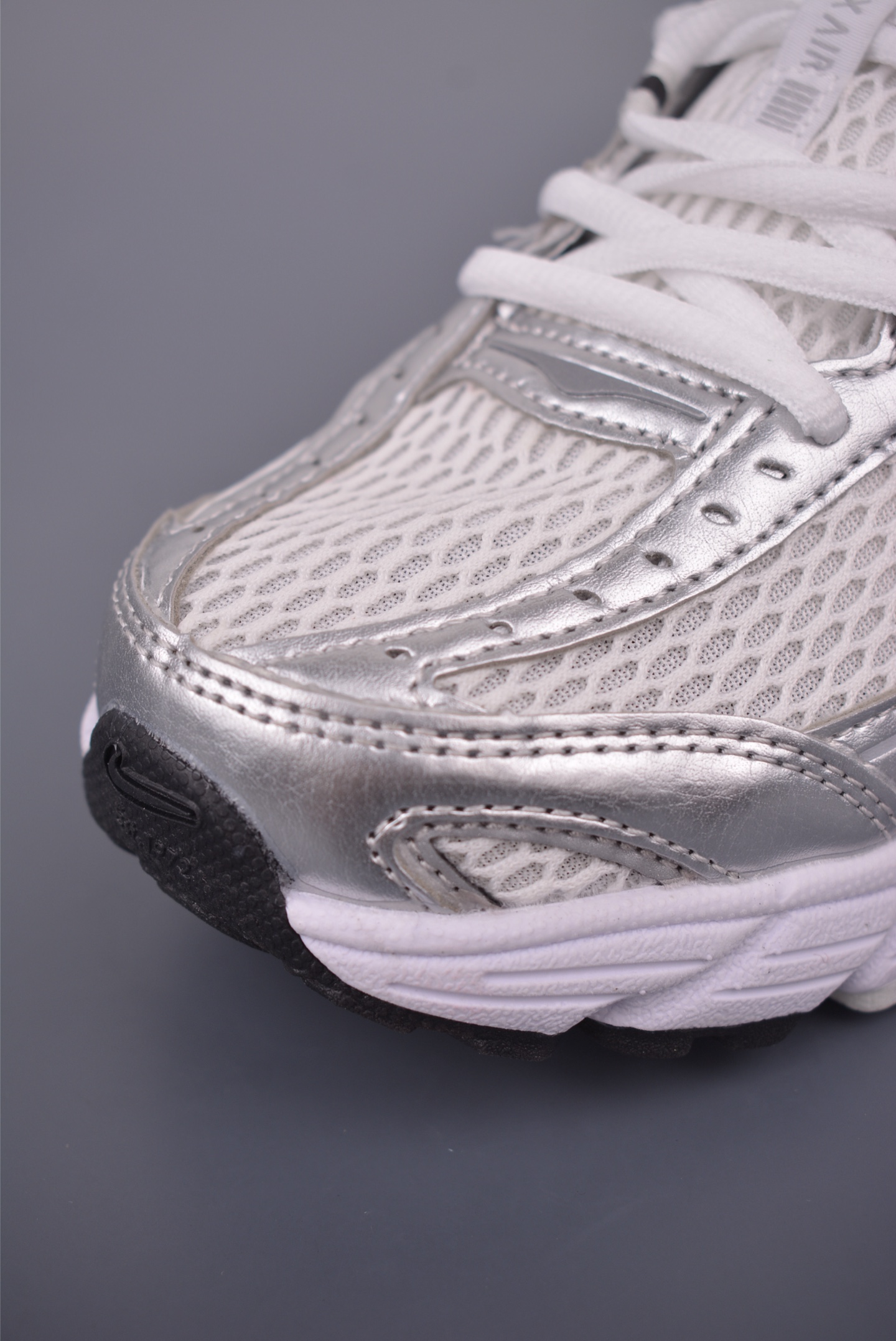 Nike Air Max Moto 2K Running Shoes - Comfortable and Versatile Low Top 7 i1755386427418 7833 0 5
