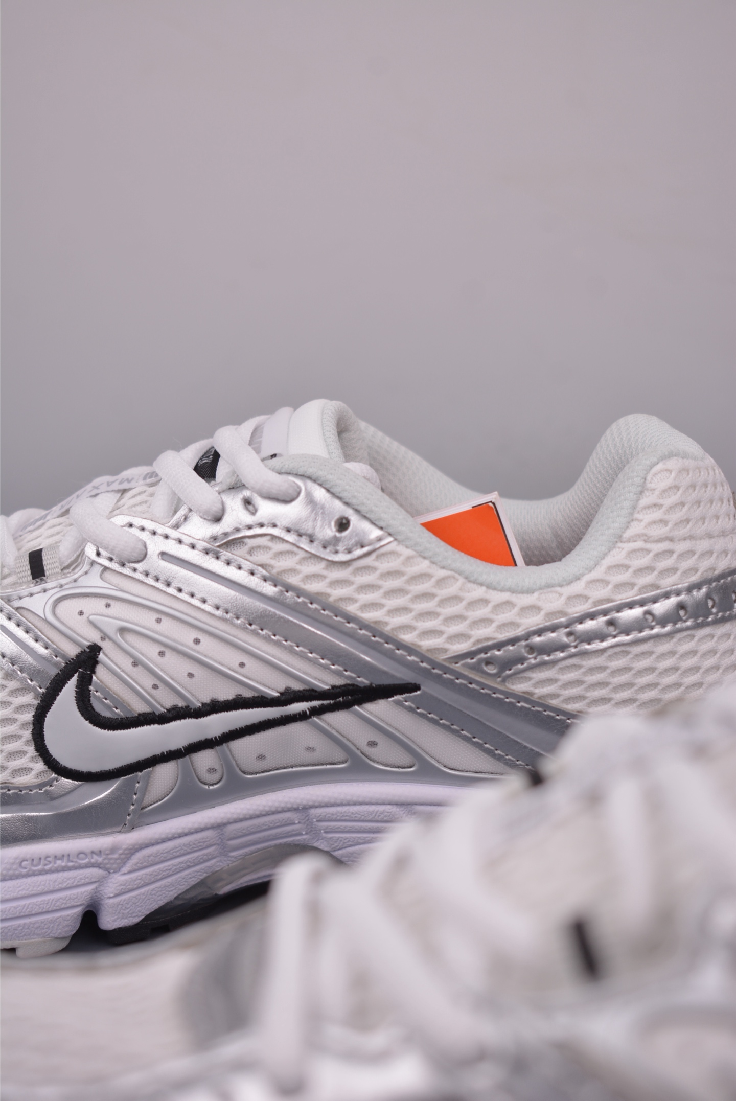 Nike Air Max Moto 2K Running Shoes - Comfortable and Versatile Low Top 9 i1755386427473 3 0 7