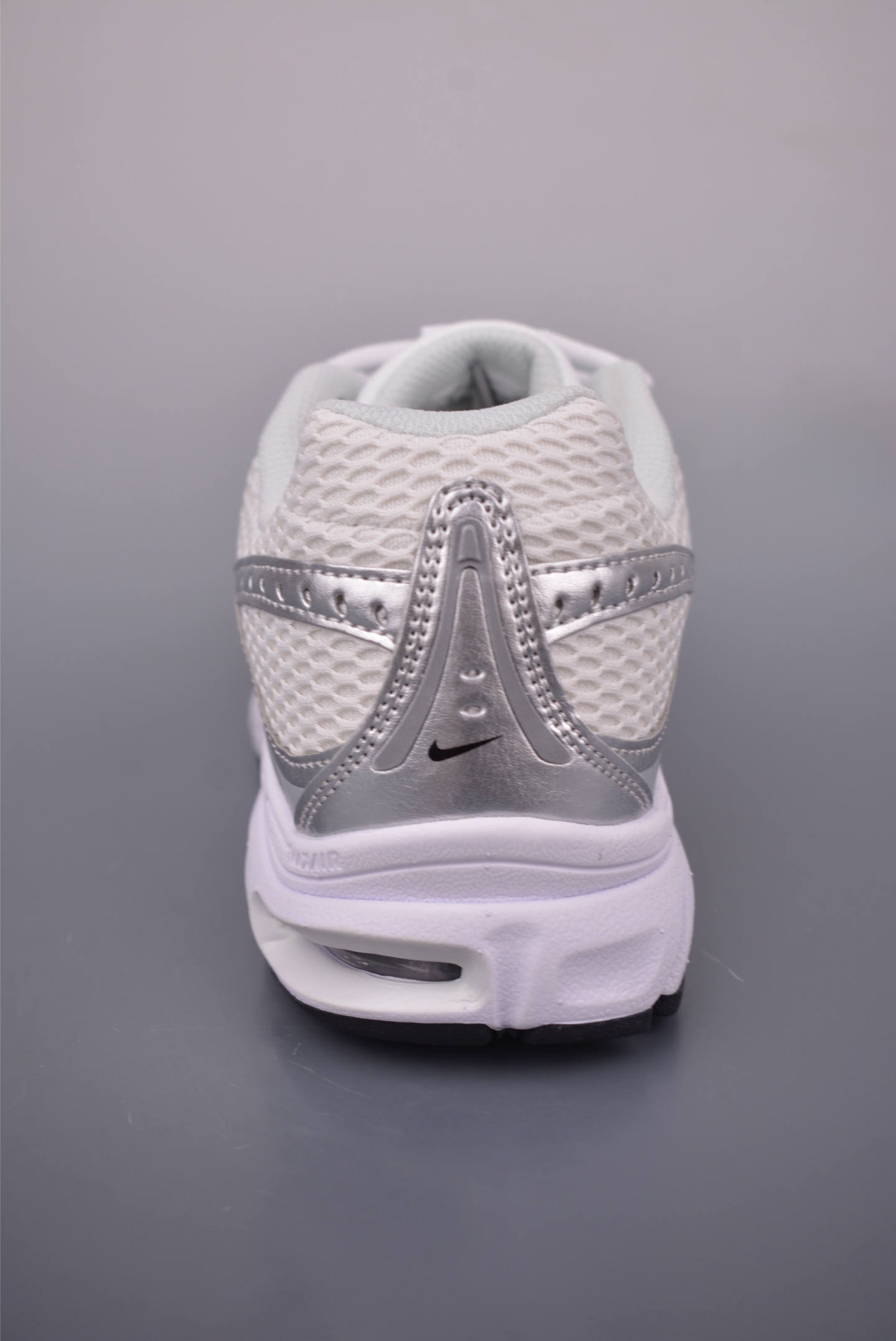 Nike Air Max Moto 2K Running Shoes - Comfortable and Versatile Low Top 5 i1755386427500 1101 0 3