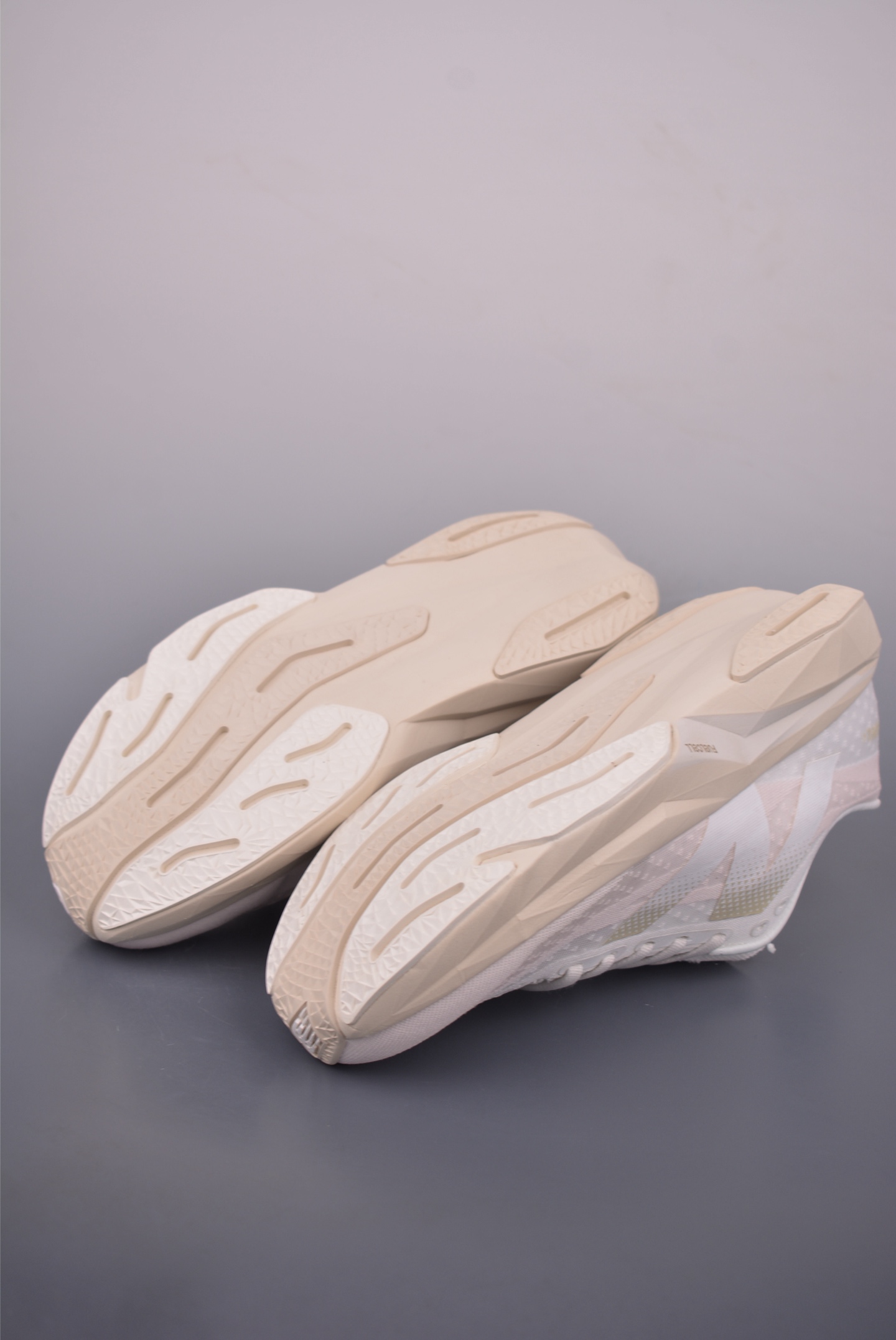 New Balance FuelCell SuperComp Trainer Running Shoes for Women and Men 3 i1755386598010 3759 0 2