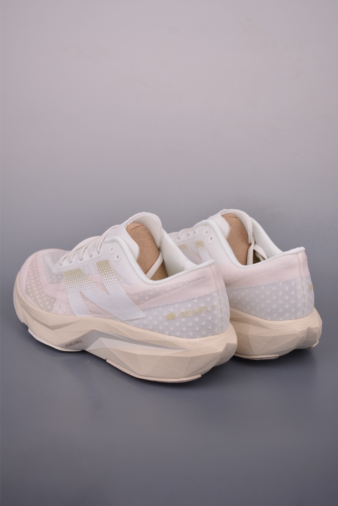 New Balance FuelCell SuperComp Trainer Running Shoes for Women and Men 2 i1755386598032 8660 0 1